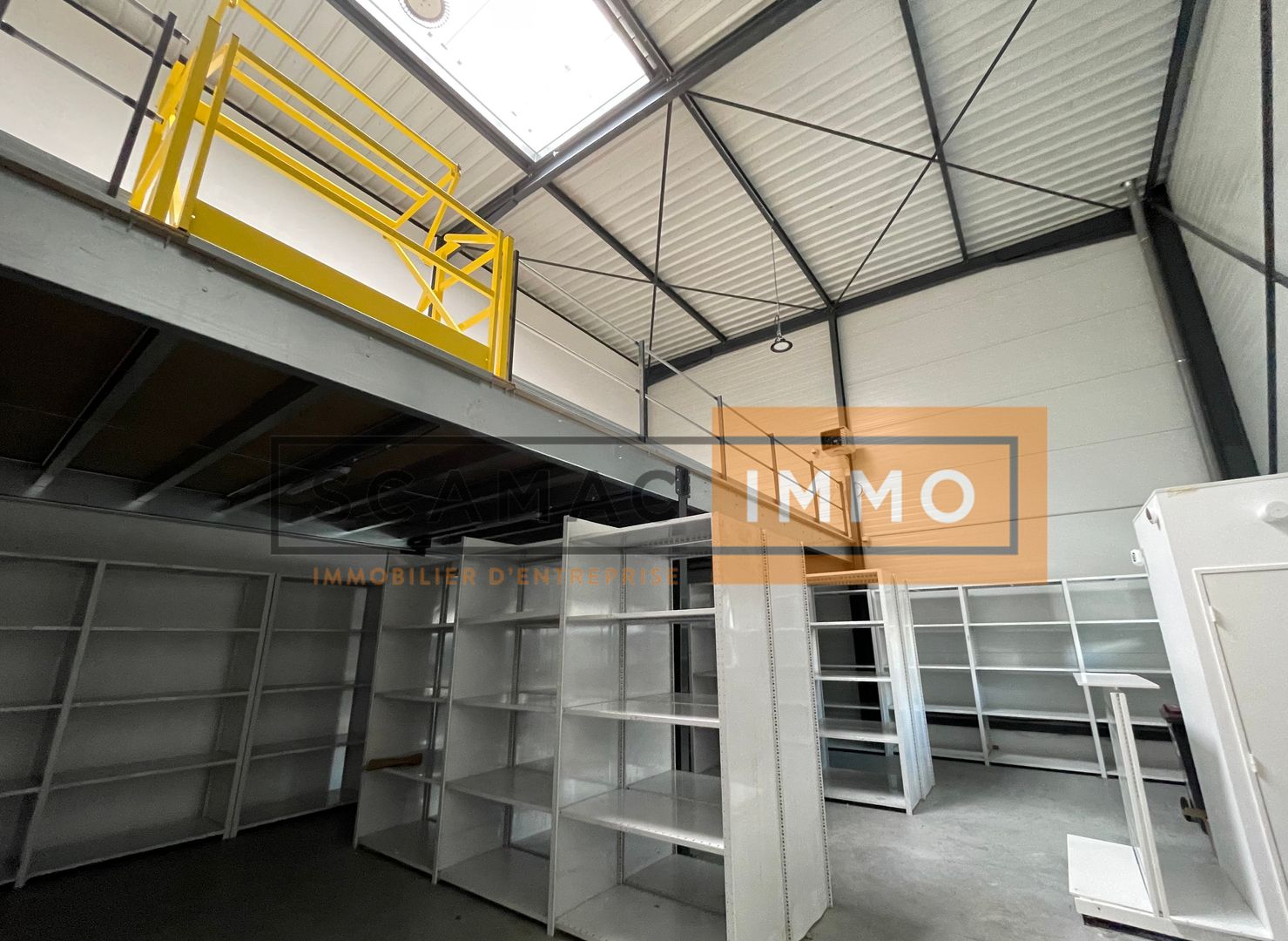 local d'activités de 166m², Bussy-Saint-Georges (Seine-et-Marne)