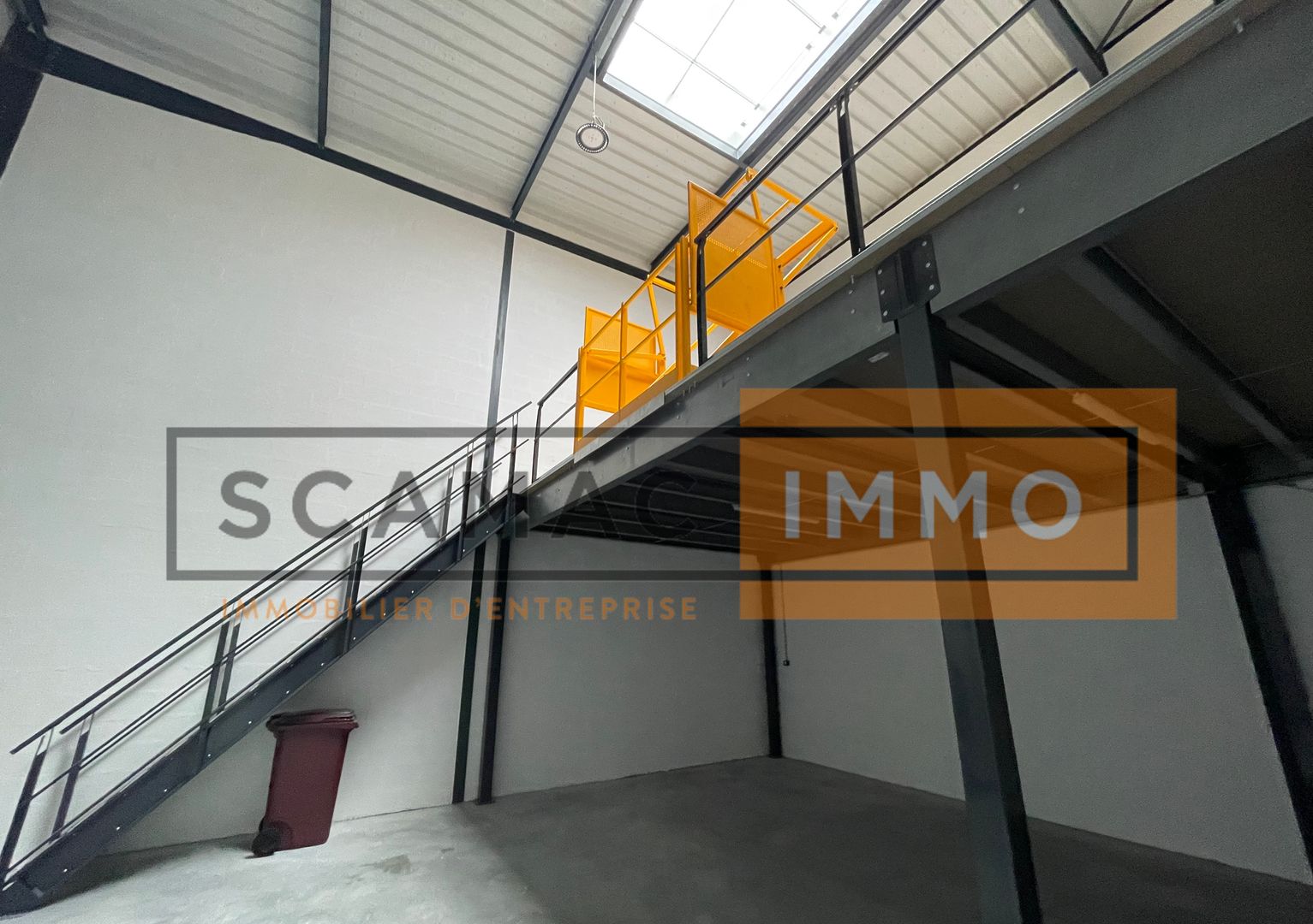 local d'activités de 166m², Bussy-Saint-Georges (Seine-et-Marne)