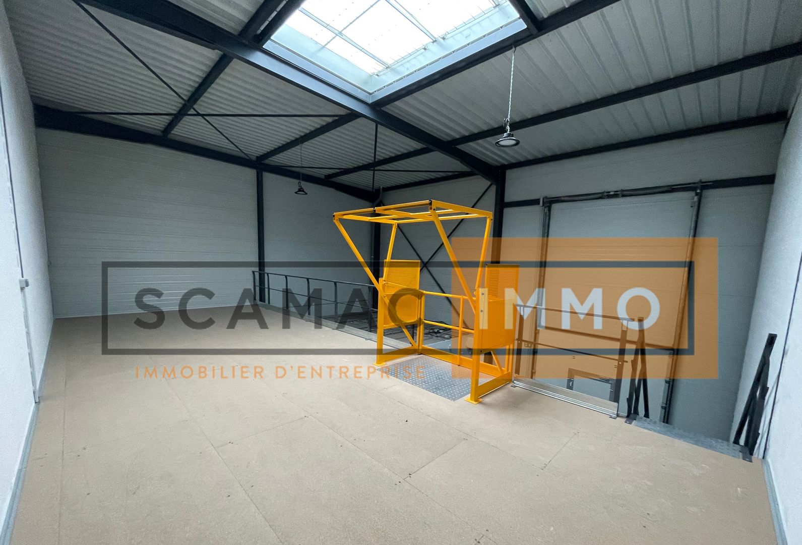 local d'activités de 166m², Bussy-Saint-Georges (Seine-et-Marne)