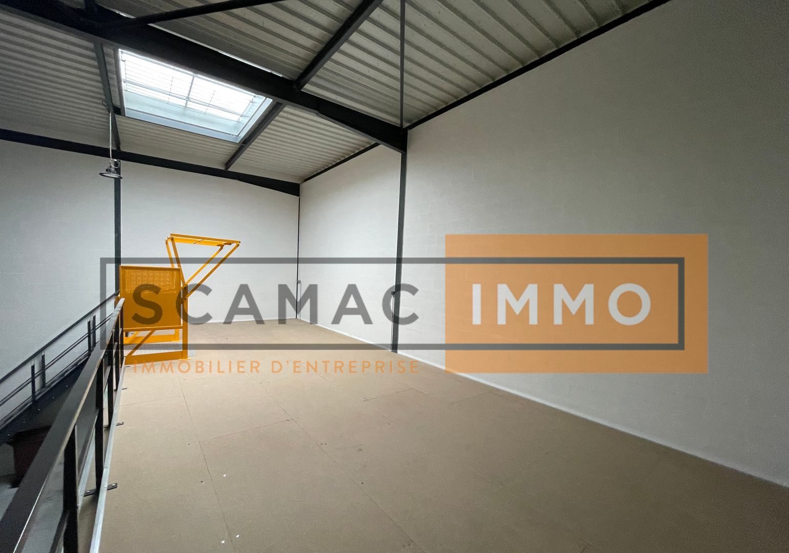 local d'activités de 166m², Bussy-Saint-Georges (Seine-et-Marne)
