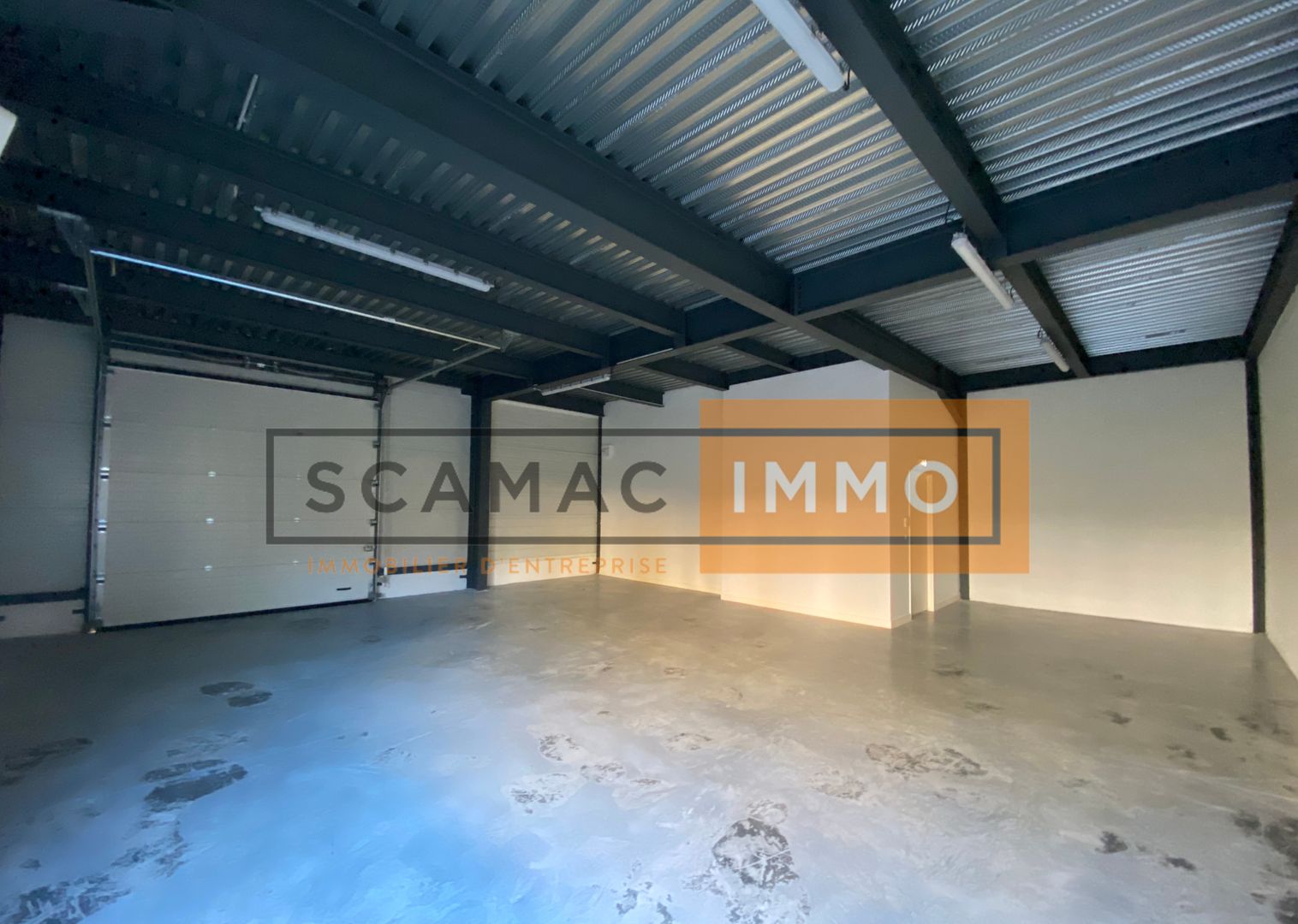 local d'activités de 221m², Bussy-Saint-Georges (Seine-et-Marne)