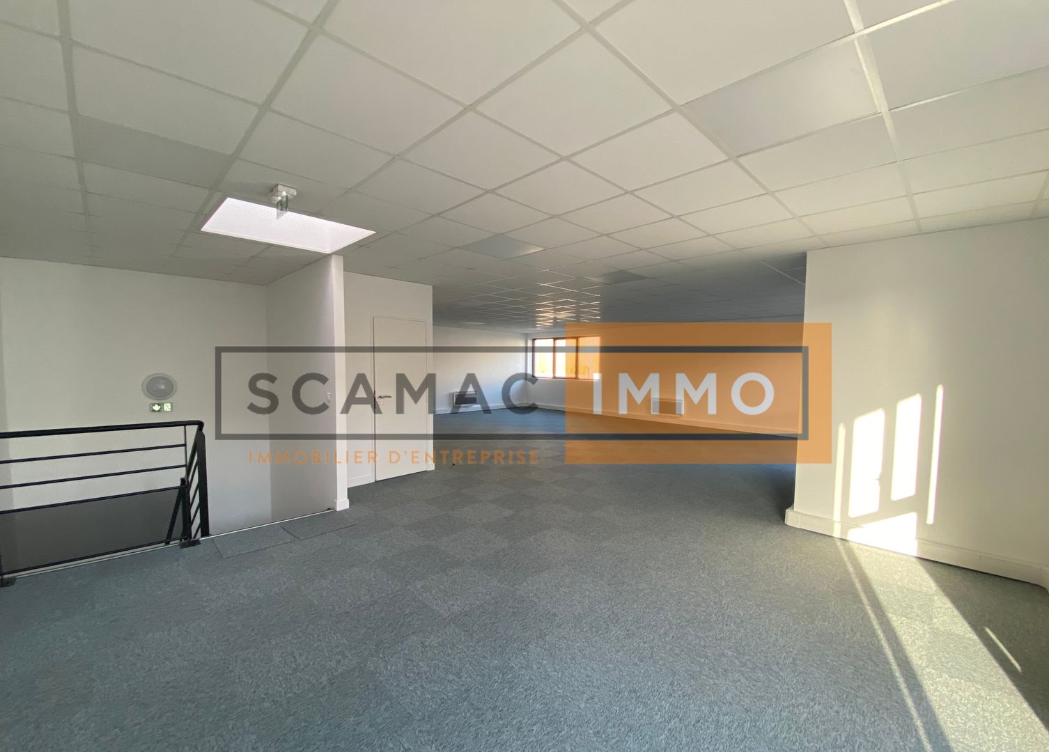 local d'activités de 221m², Bussy-Saint-Georges (Seine-et-Marne)