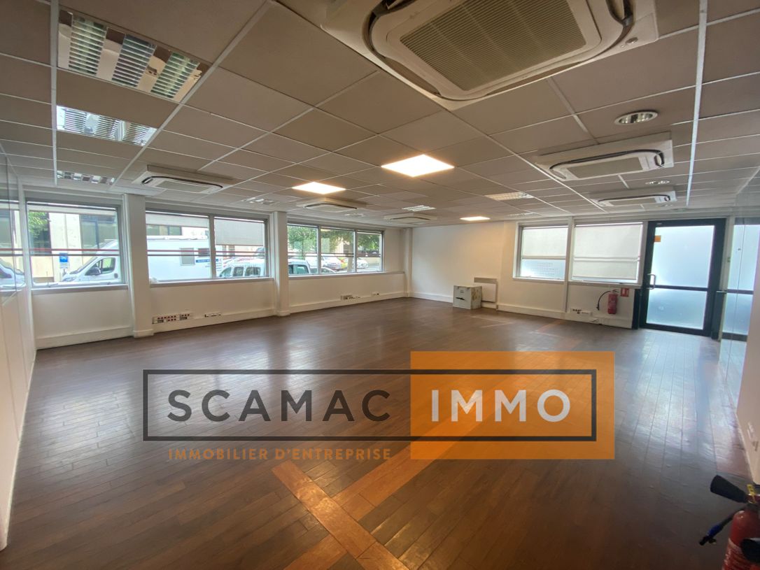 bureau de 233m², Saint-Ouen (Seine-Saint-Denis)