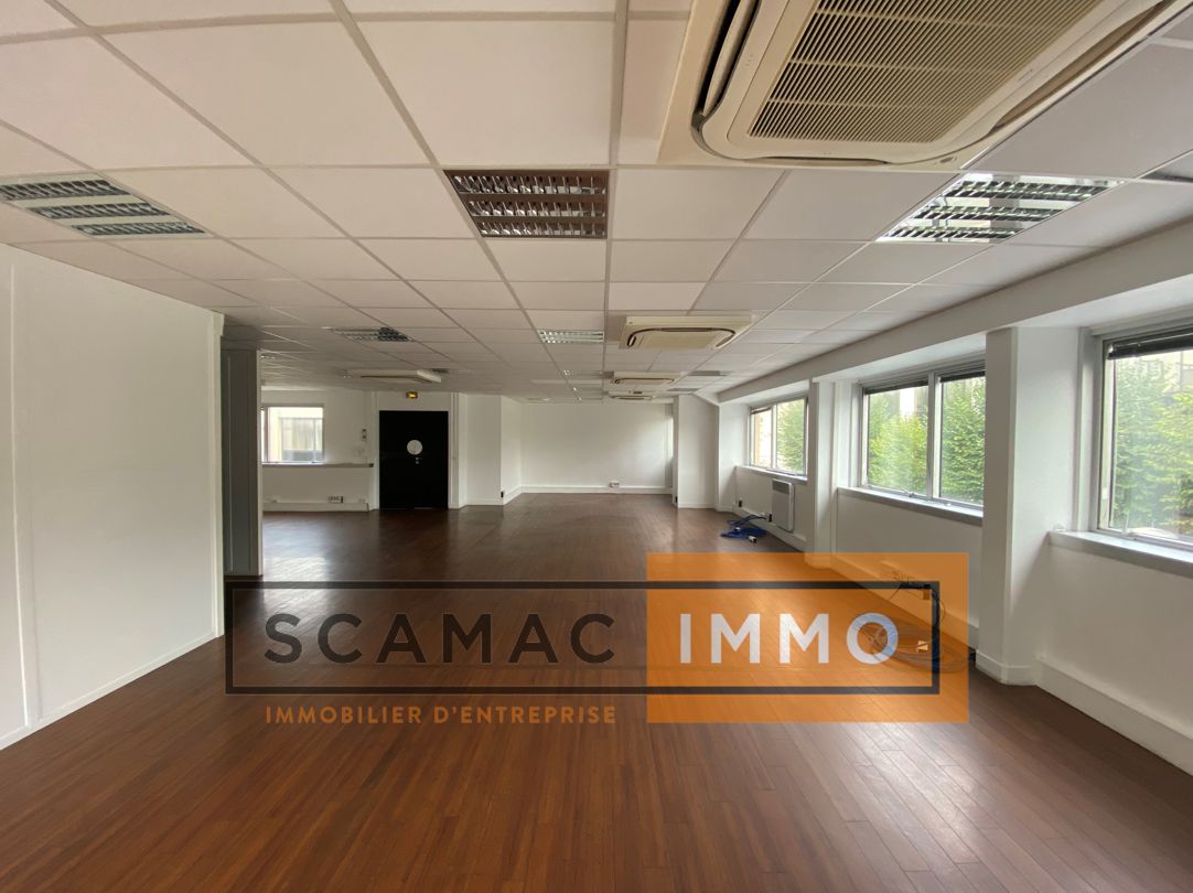 bureau de 233m², Saint-Ouen (Seine-Saint-Denis)