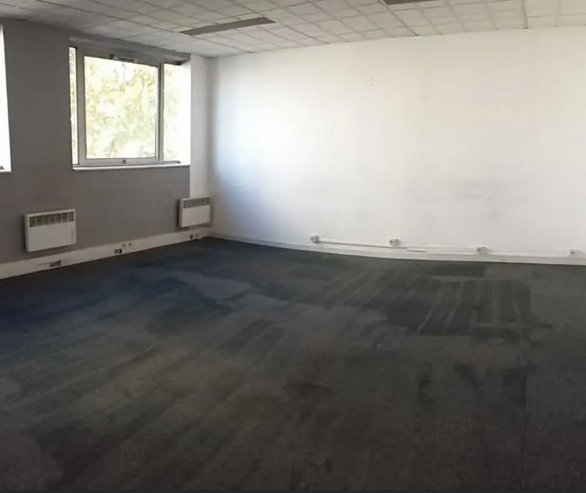 bureau de 119m², Saint-Denis (Seine-Saint-Denis)