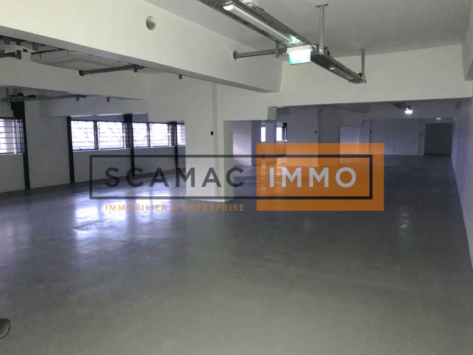 bureau de 689m², Pantin (Seine-Saint-Denis)