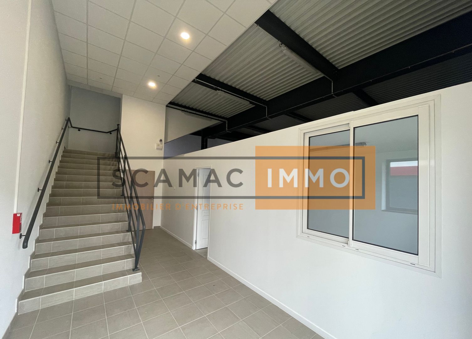 local d'activités de 484m², Chanteloup-en-Brie (Seine-et-Marne)