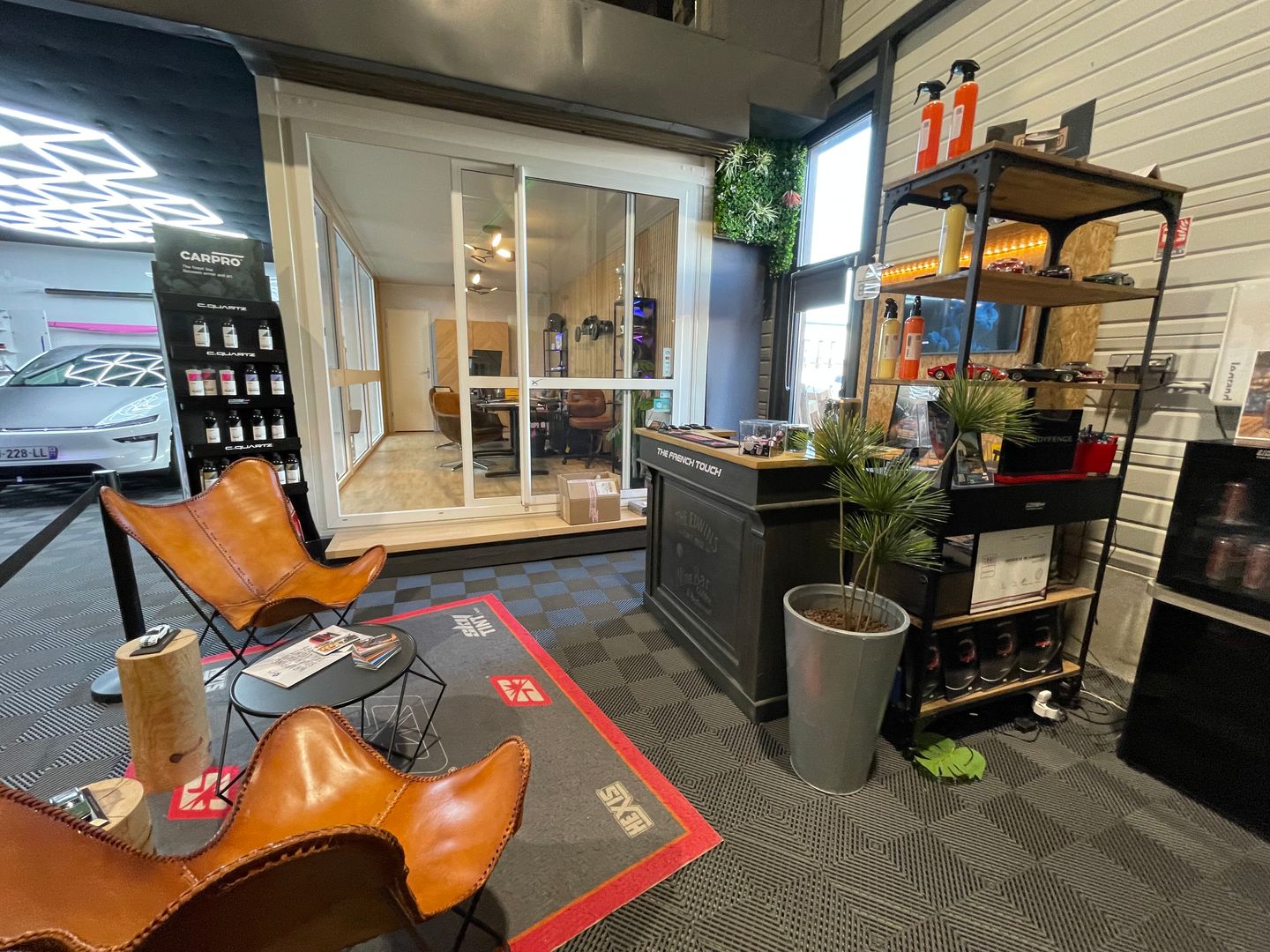 local d'activités de 164m², Serris (Seine-et-Marne)