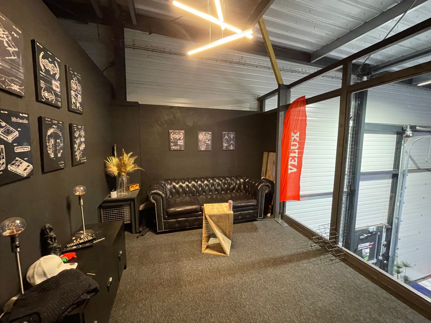 local d'activités de 164m², Serris (Seine-et-Marne)