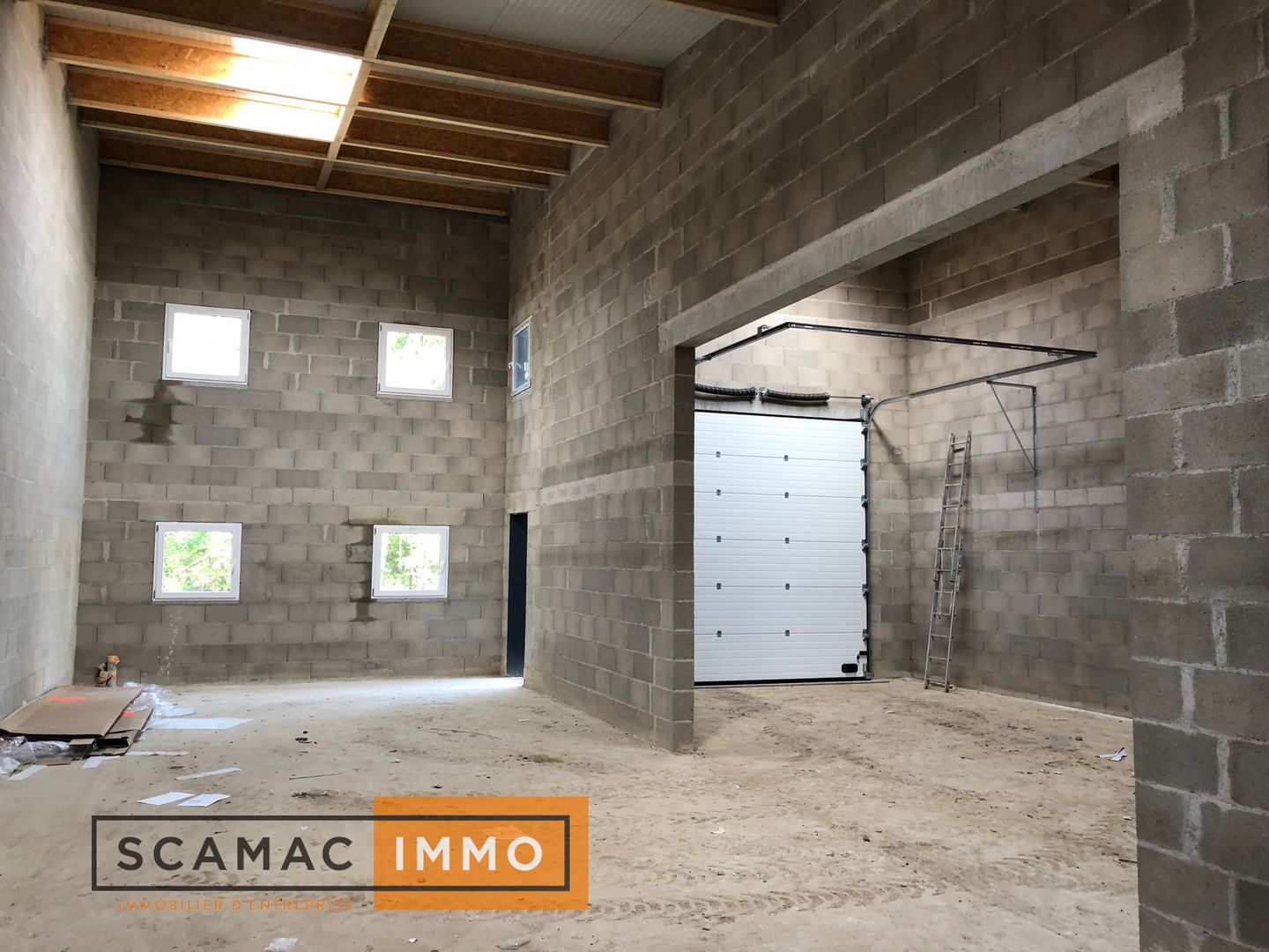 local d'activités de 70m², Ballancourt-sur-Essonne (Essonne)