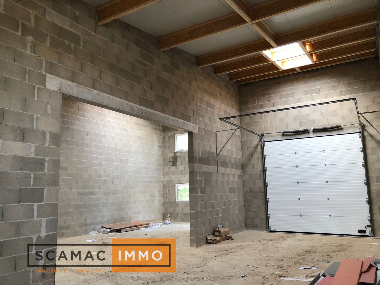 local d'activités de 70m², Ballancourt-sur-Essonne (Essonne)