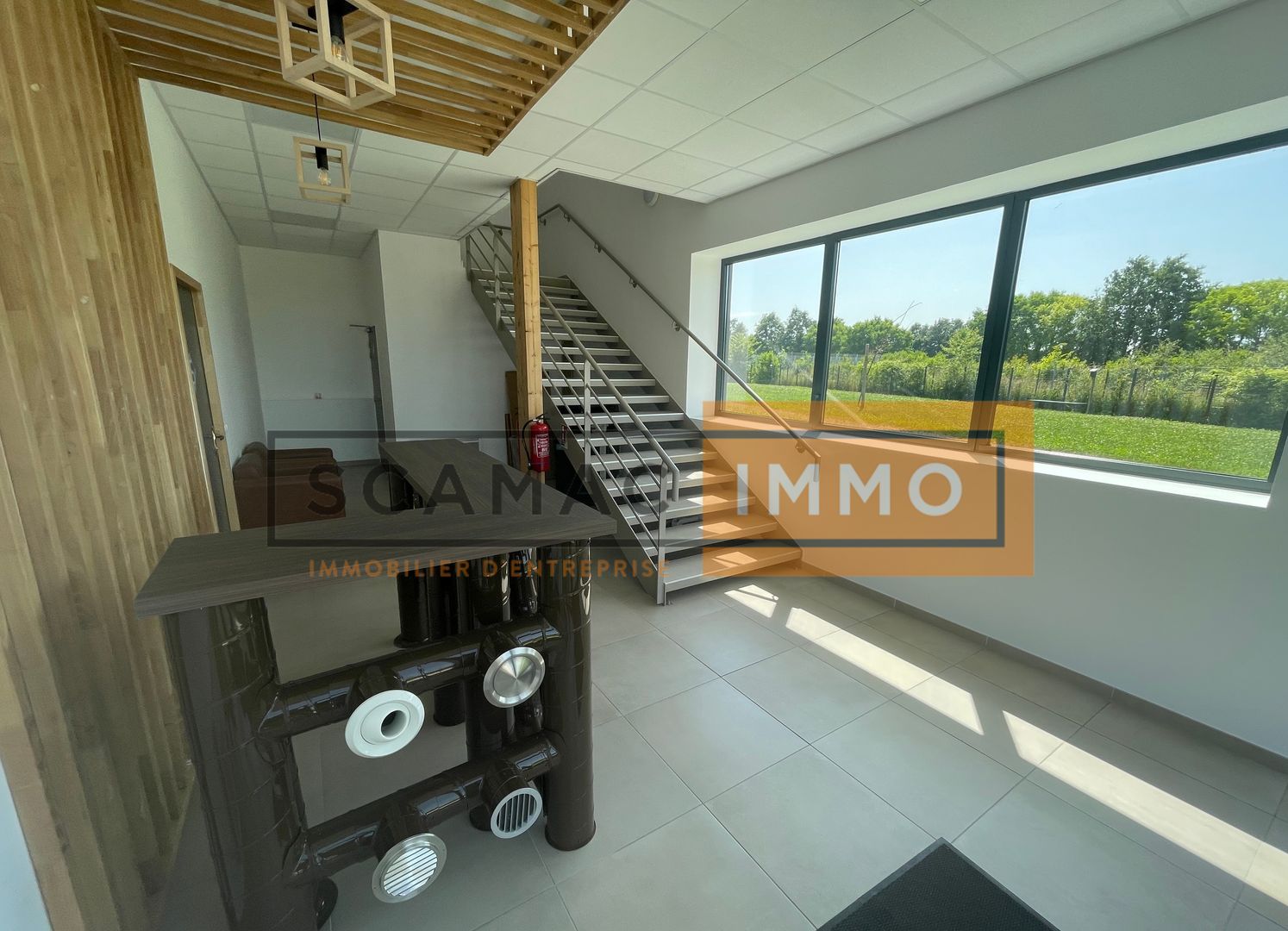 local d'activités de 1 032m², Serris (Seine-et-Marne)