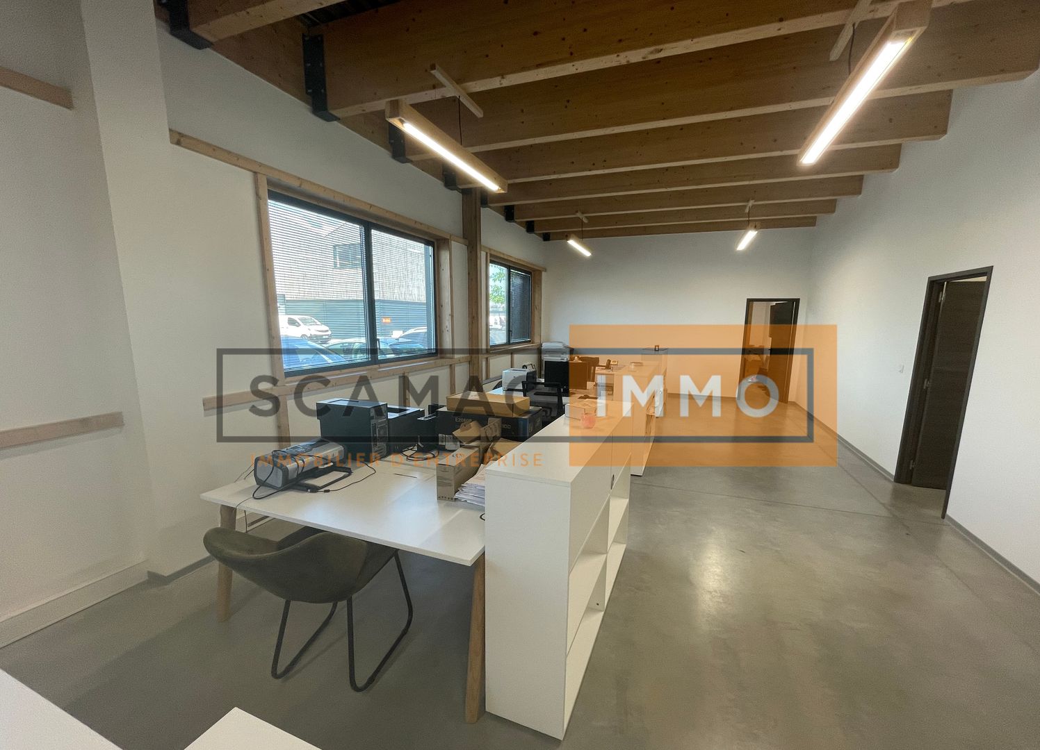 local d'activités de 1 032m², Serris (Seine-et-Marne)