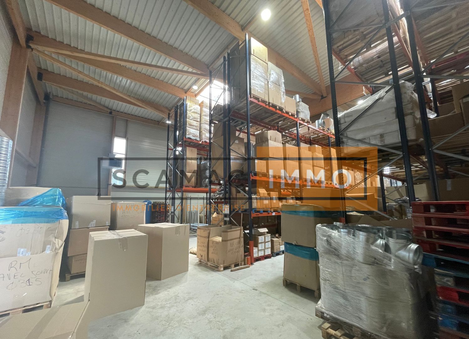 local d'activités de 1 032m², Serris (Seine-et-Marne)