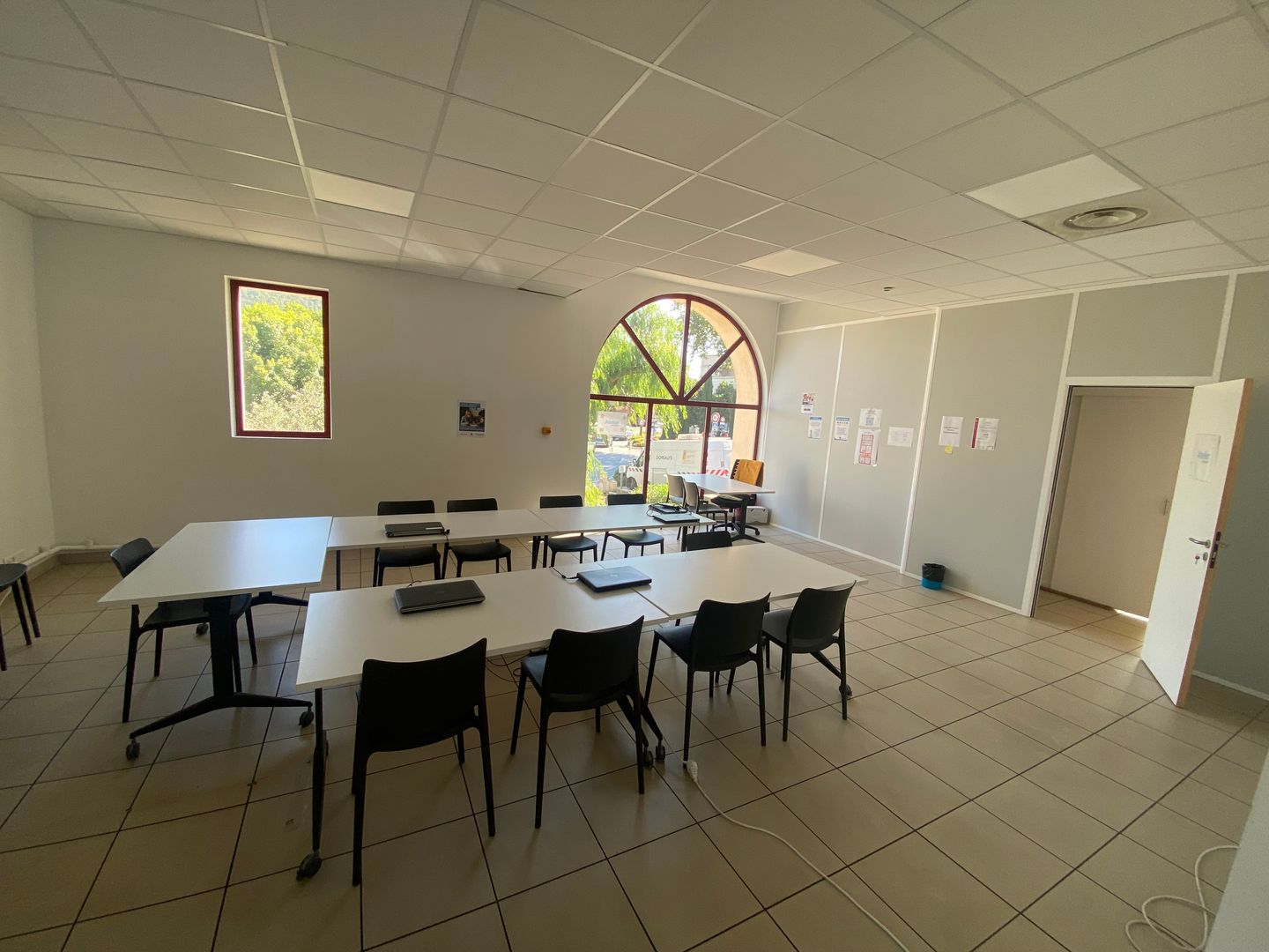 local d'activités de 140m², Six-Fours-les-Plages (Var)