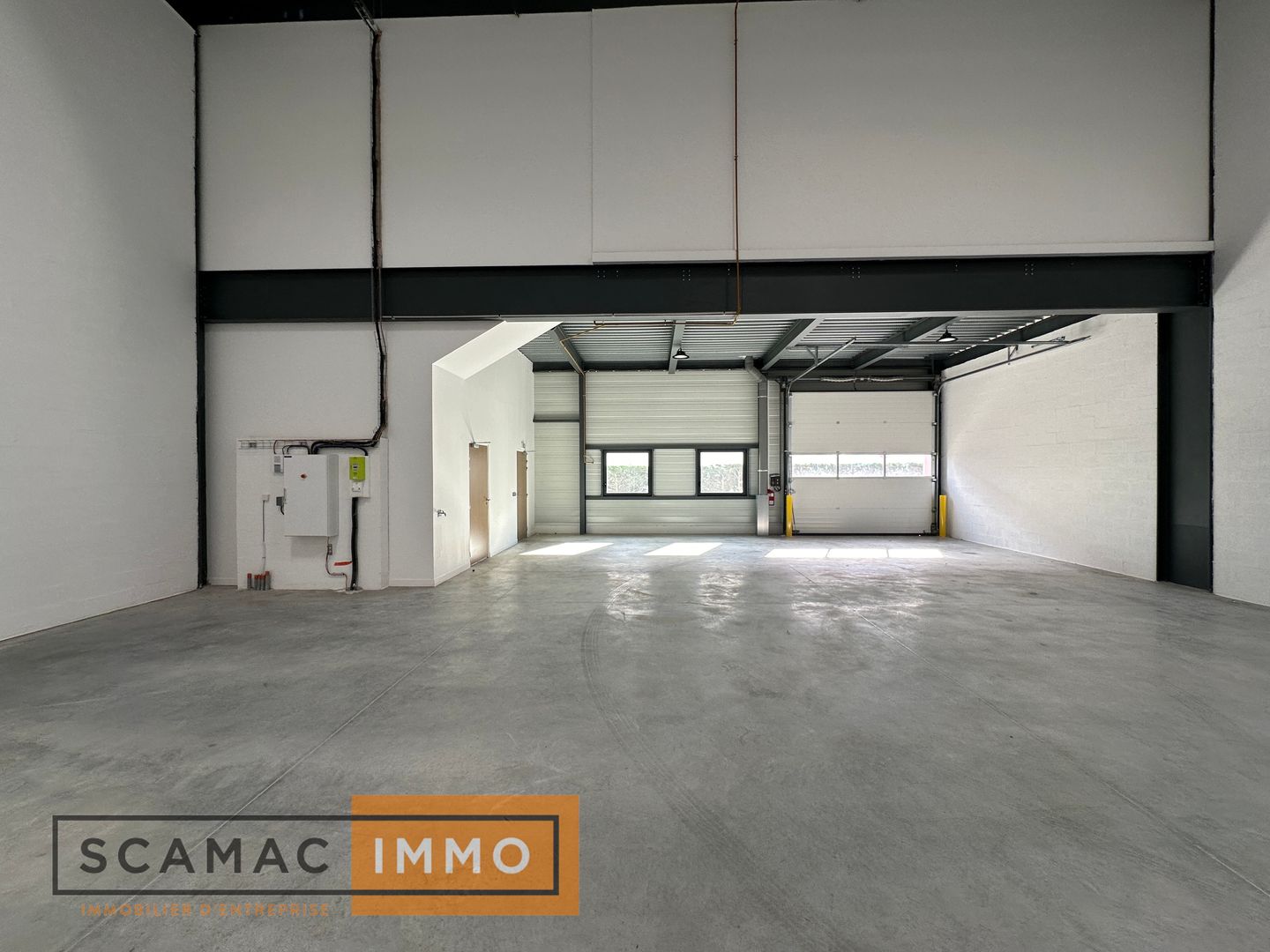local d'activités de 463m², Corbeil-Essonnes (Essonne)