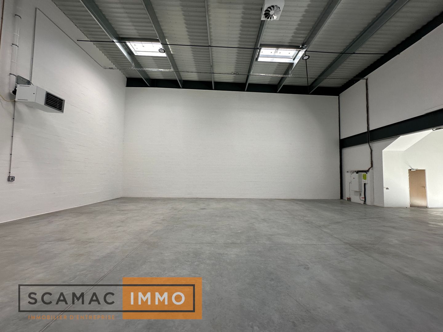 local d'activités de 463m², Corbeil-Essonnes (Essonne)