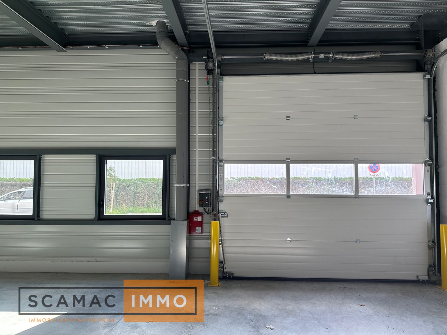 local d'activités de 1 341m², Corbeil-Essonnes (Essonne)