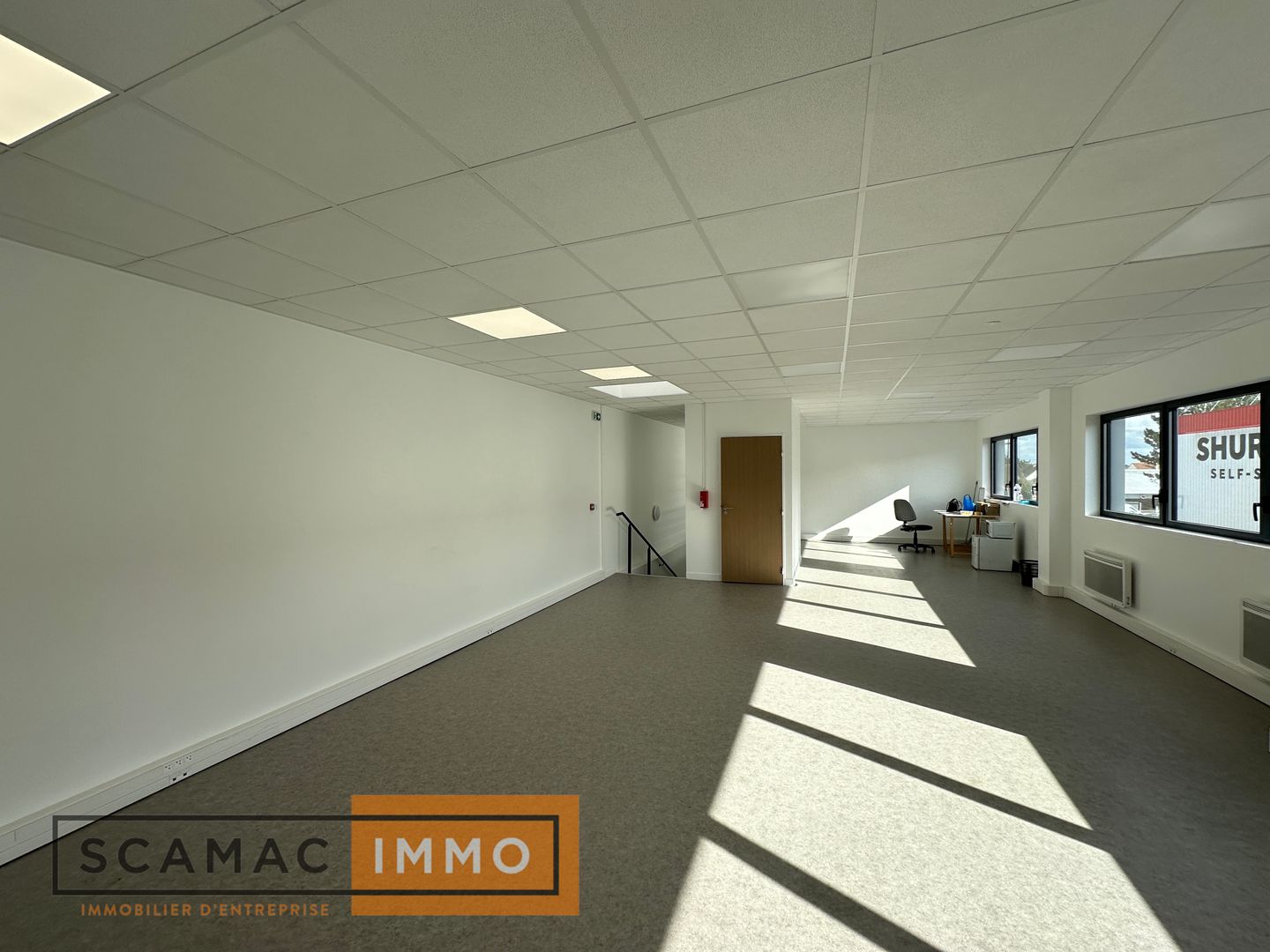 local d'activités de 1&nbsp;341m², Corbeil-Essonnes (Essonne)