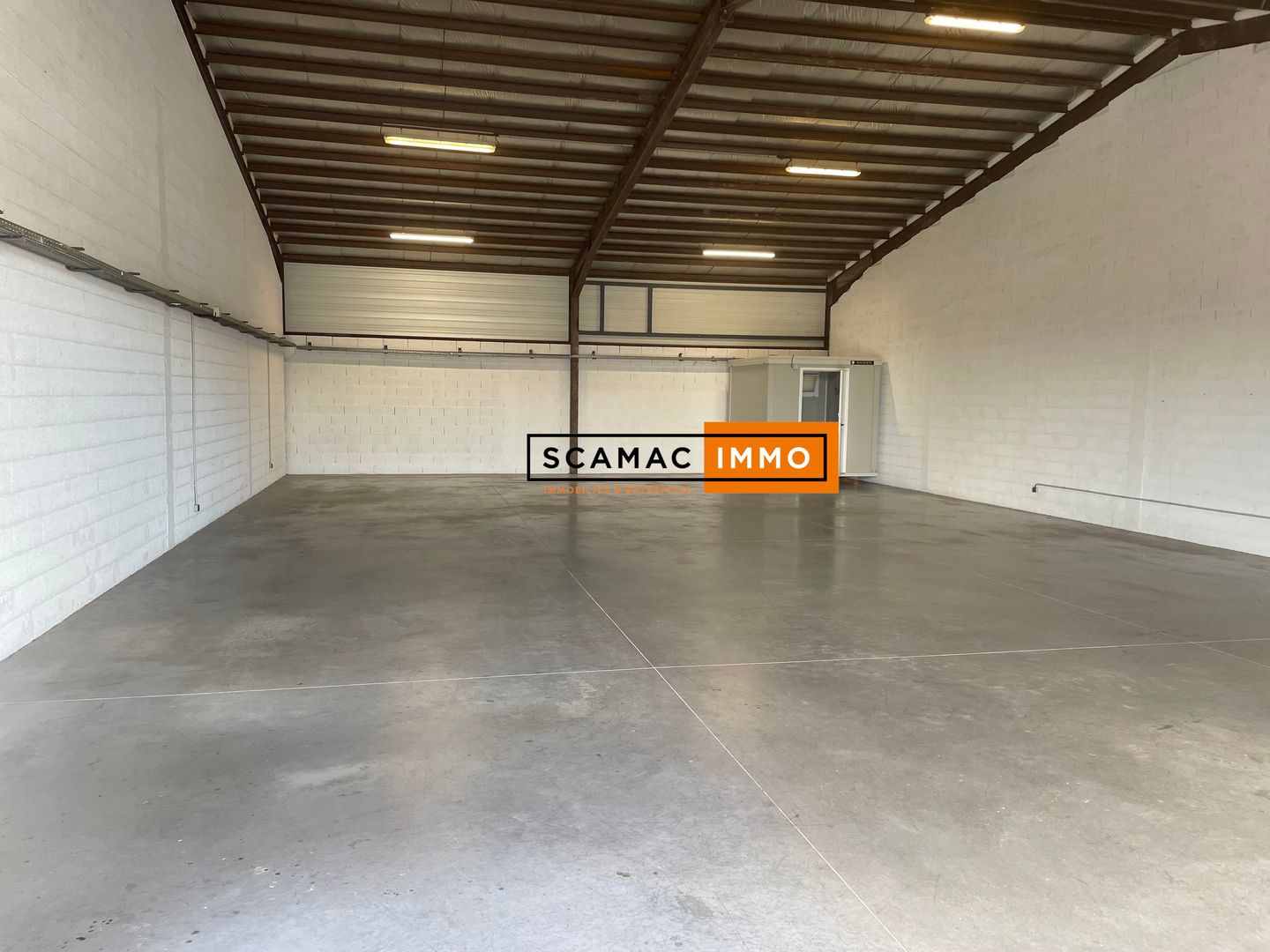 entrepôt de 250m², Flassans-sur-Issole (Var)