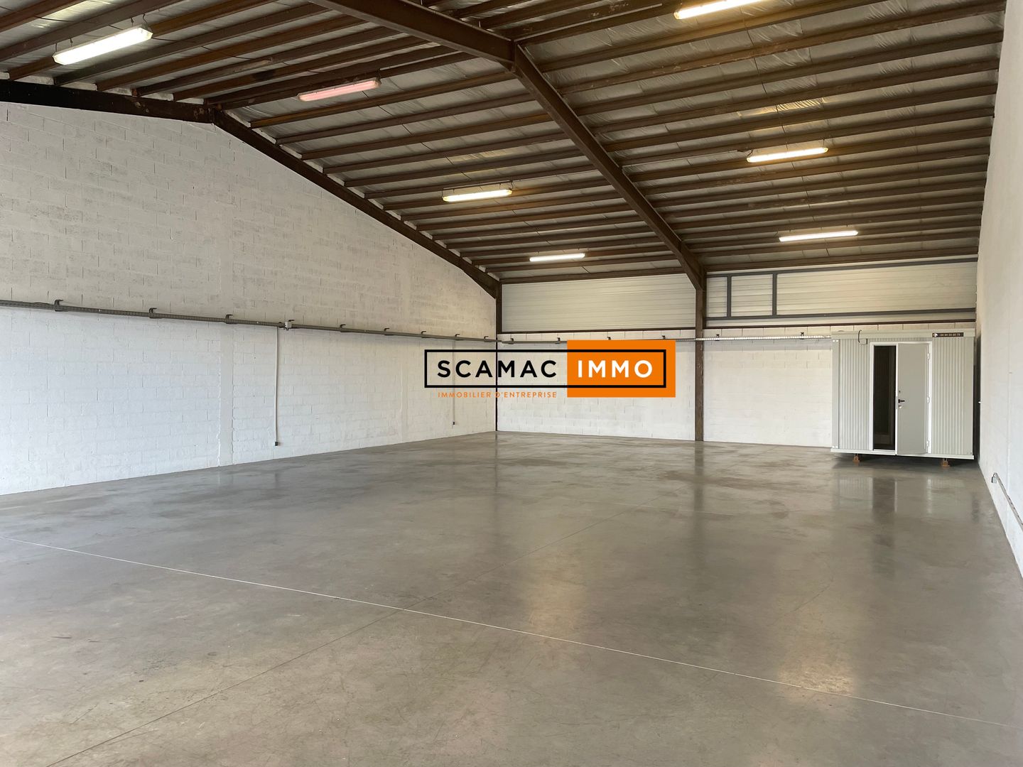 entrepôt de 250m², Flassans-sur-Issole (Var)