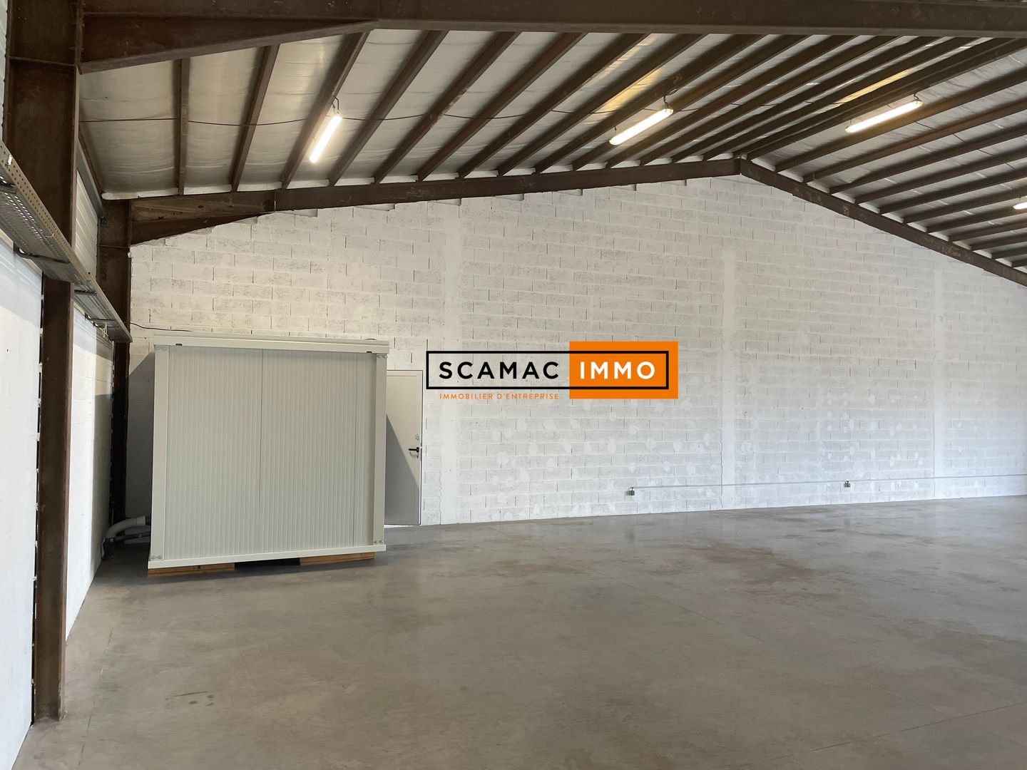 entrepôt de 250m², Flassans-sur-Issole (Var)