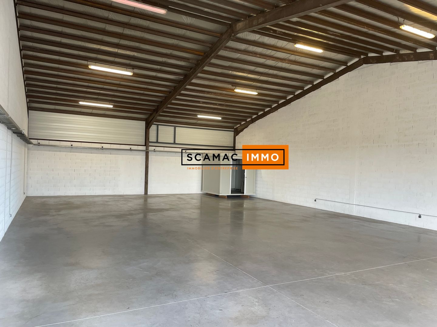 entrepôt de 250m², Flassans-sur-Issole (Var)