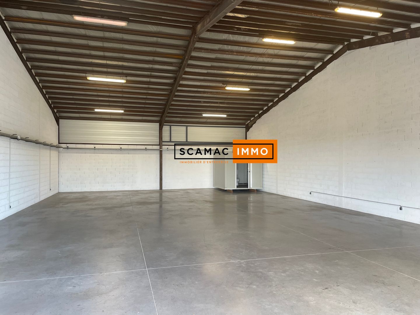 entrepôt de 250m², Flassans-sur-Issole (Var)