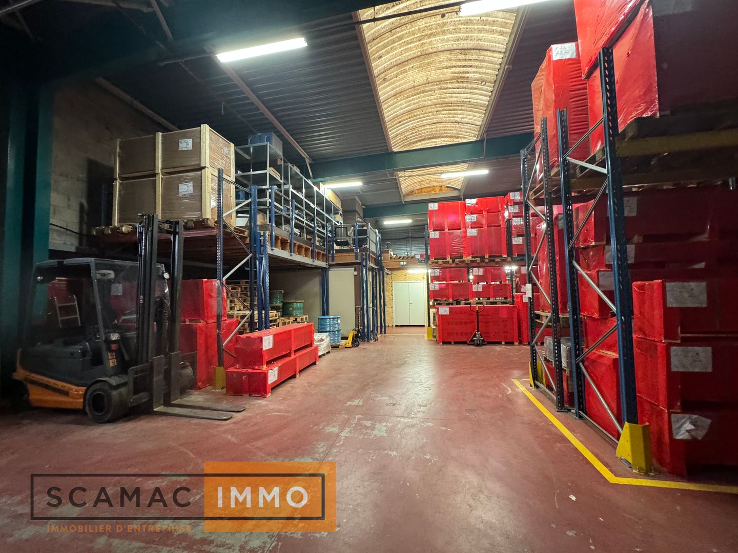 local d'activités de 1&nbsp;220m², Lisses (Essonne)