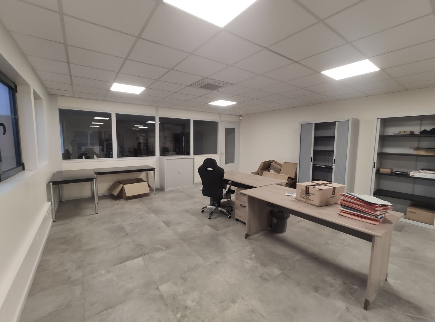 entrepôt de 1&nbsp;100m², Ivry-sur-Seine (Val-de-Marne)