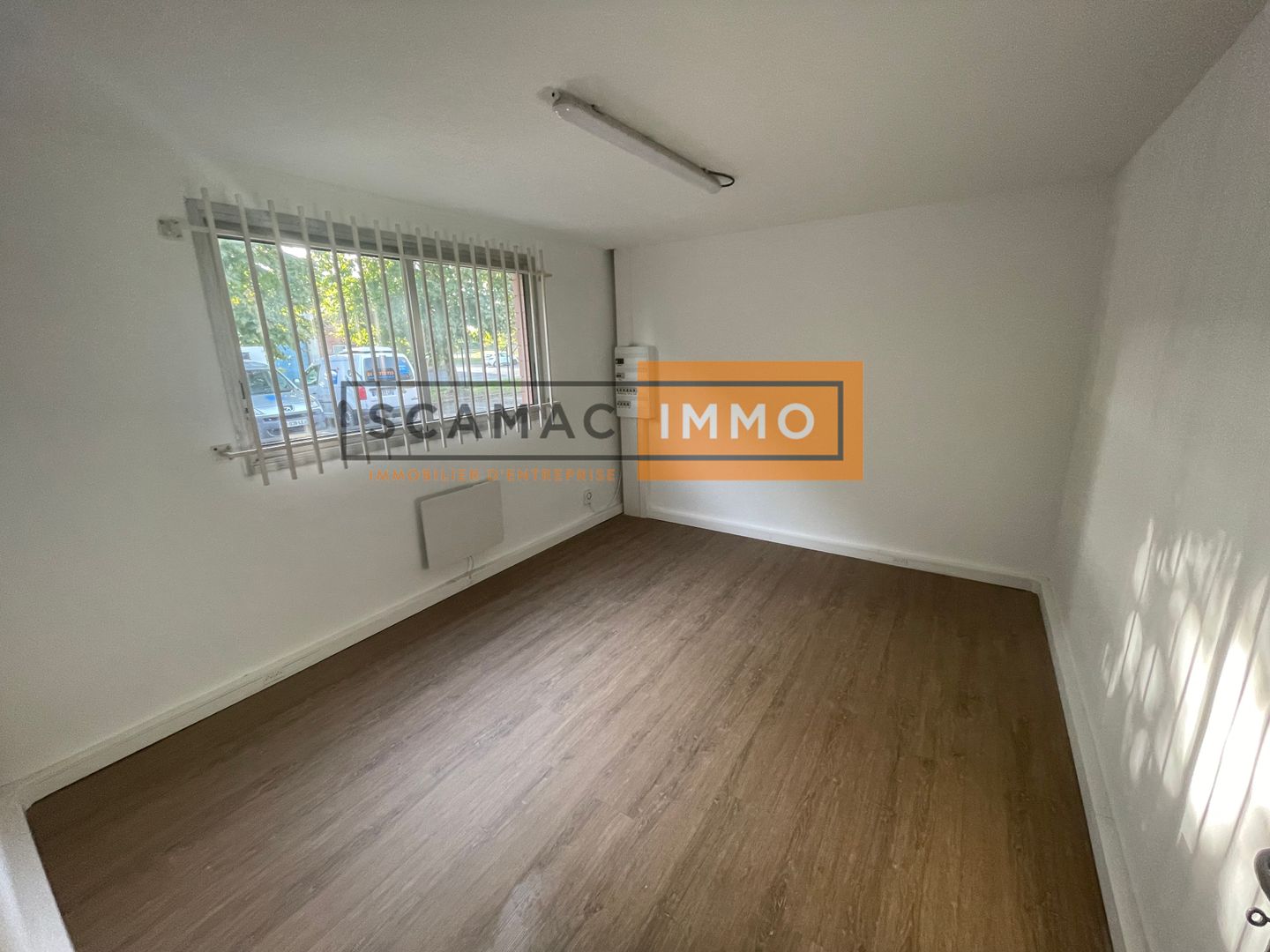 entrepôt de 170m², Saint-Ouen-l'Aumône (Val-d'Oise)