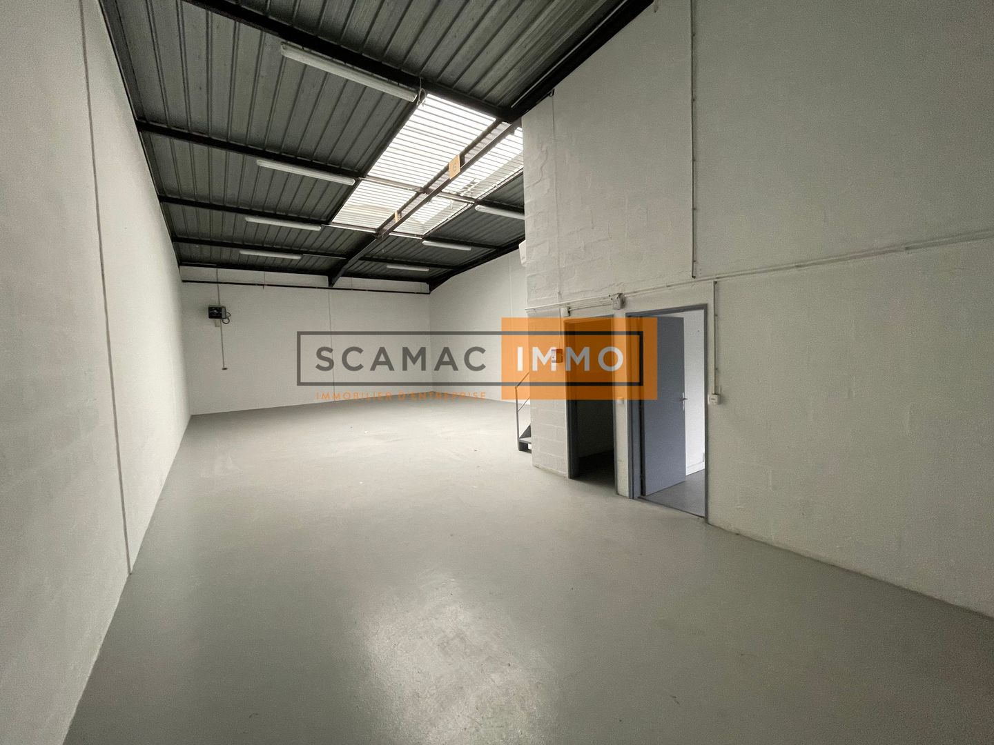 local d'activités de 165m², Saint-Ouen-l'Aumône (Val-d'Oise)