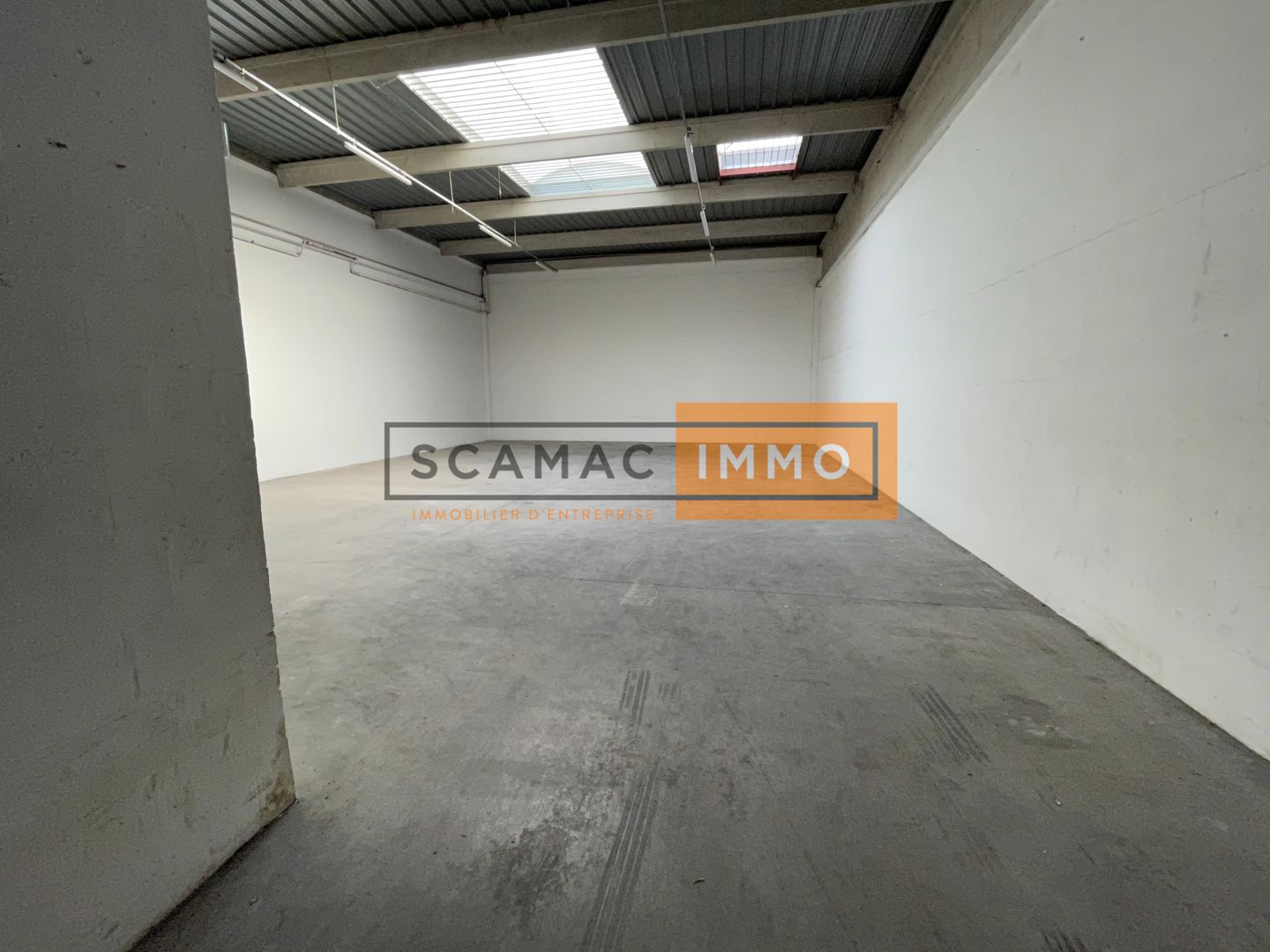 local d'activités de 341m², Saint-Ouen-l'Aumône (Val-d'Oise)