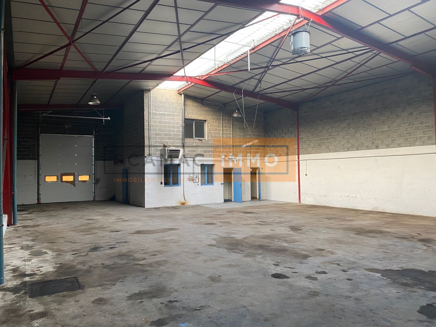 entrepôt de 408m², Saint-Ouen-l'Aumône (Val-d'Oise)