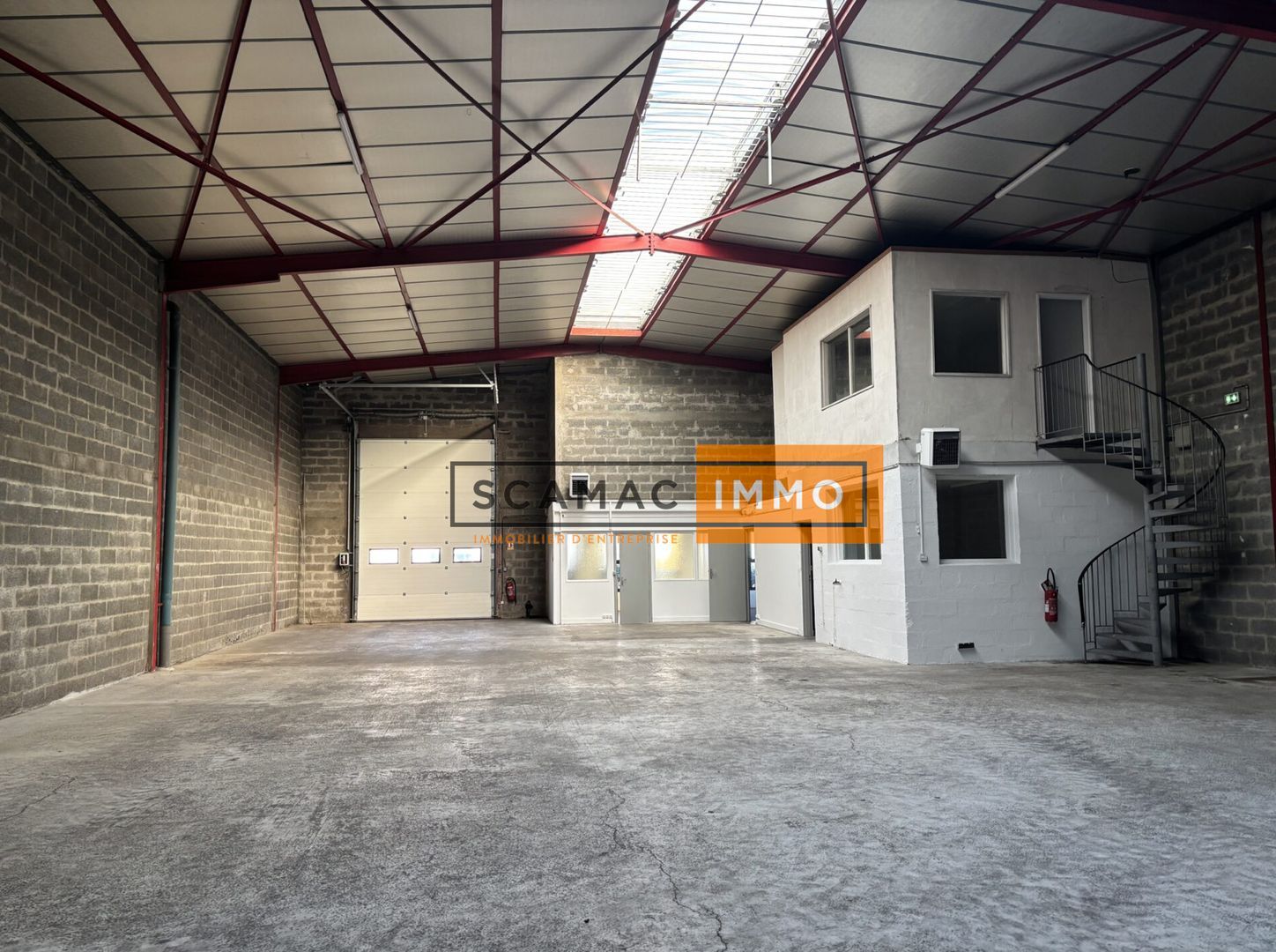 entrepôt de 408m², Saint-Ouen-l'Aumône (Val-d'Oise)