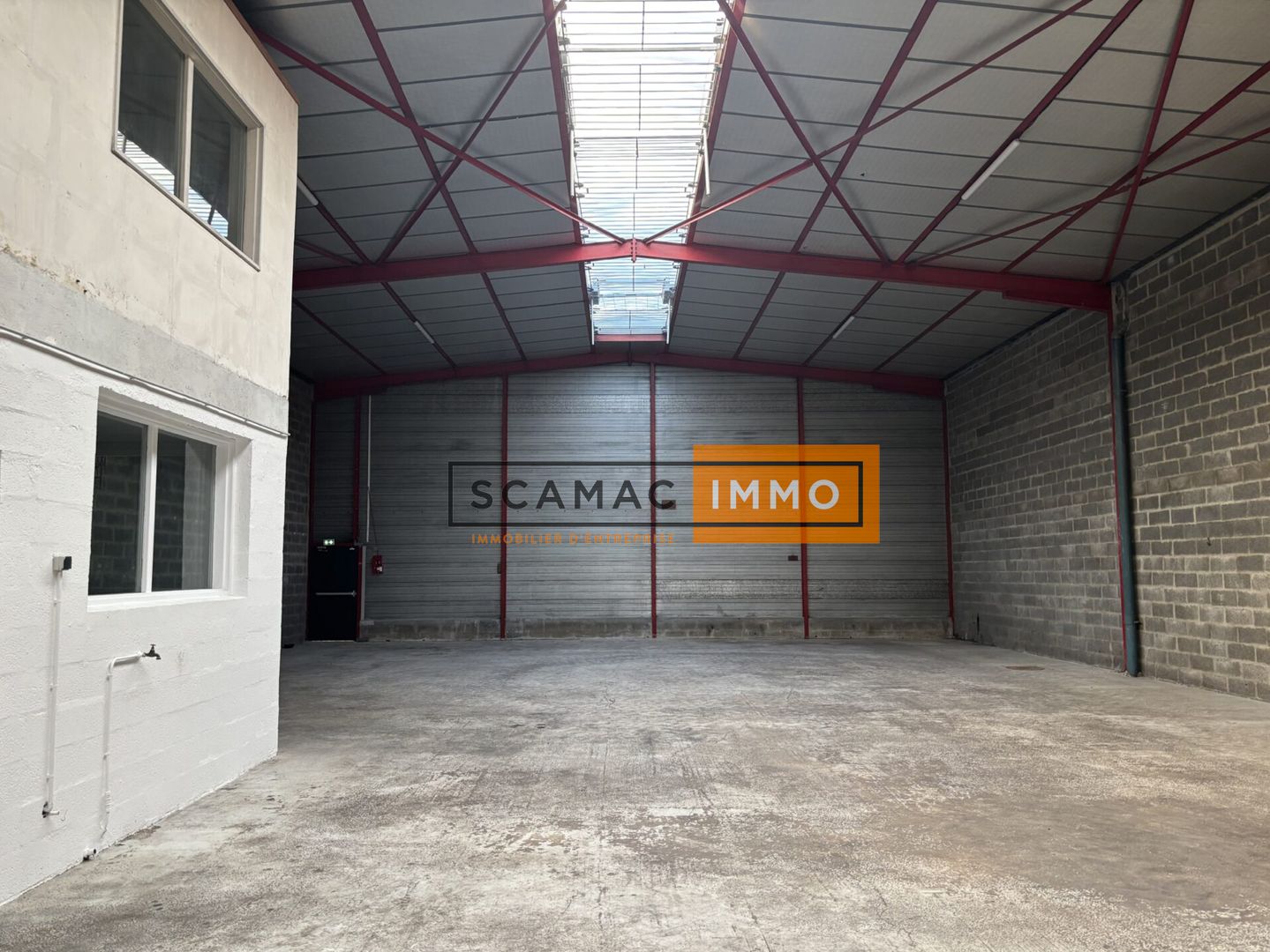 entrepôt de 390m², Saint-Ouen-l'Aumône (Val-d'Oise)