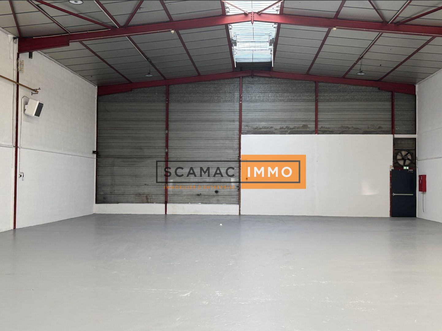 entrepôt de 390m², Saint-Ouen-l'Aumône (Val-d'Oise)
