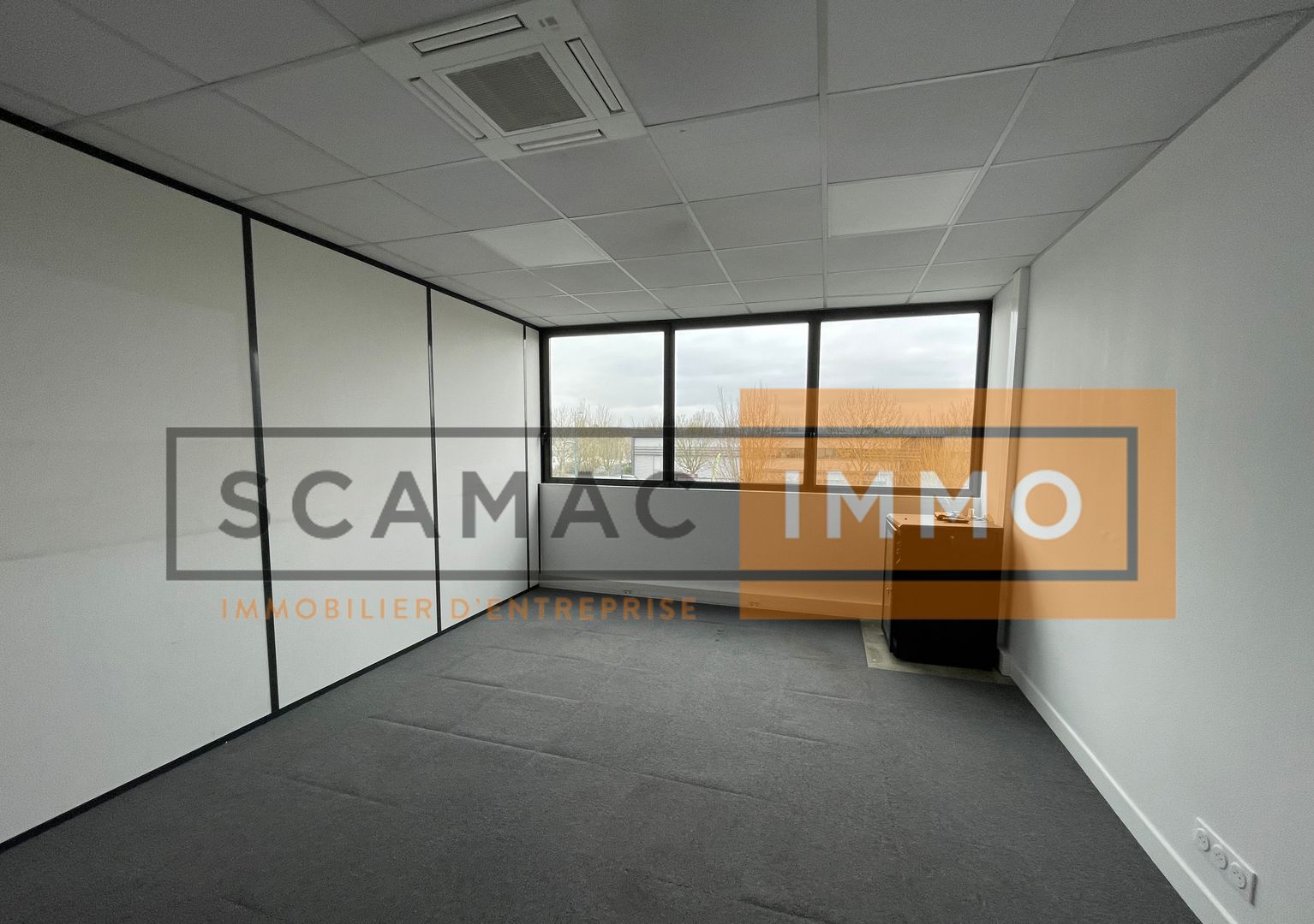local d'activités de 1&nbsp;318m², Montévrain (Seine-et-Marne)