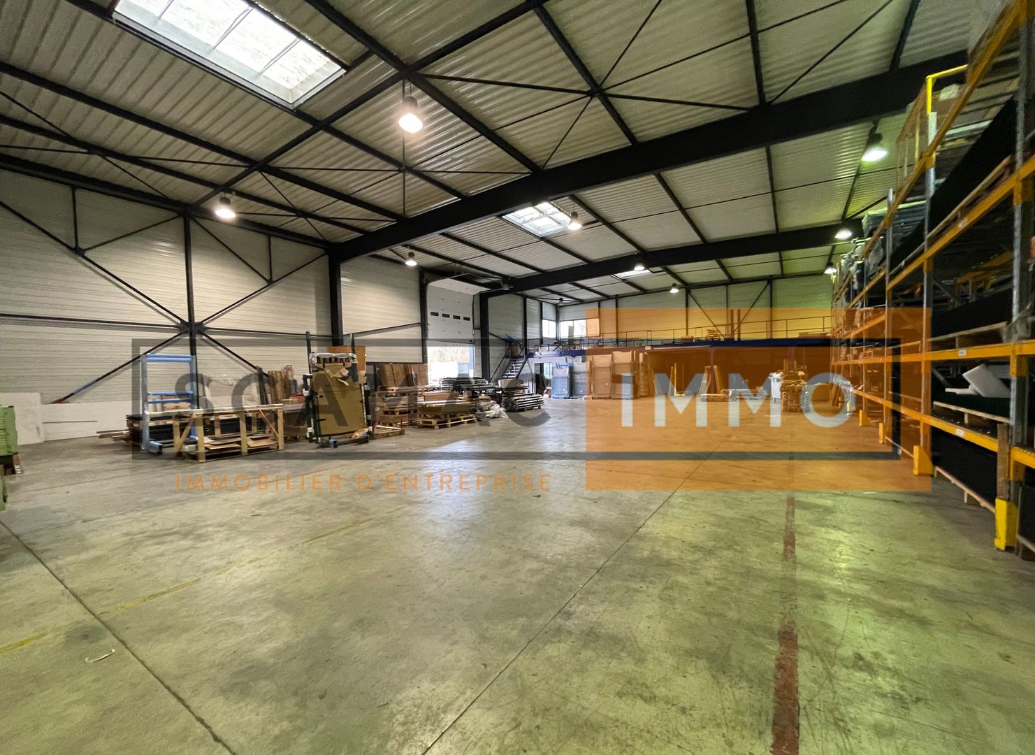local d'activités de 1&nbsp;318m², Montévrain (Seine-et-Marne)