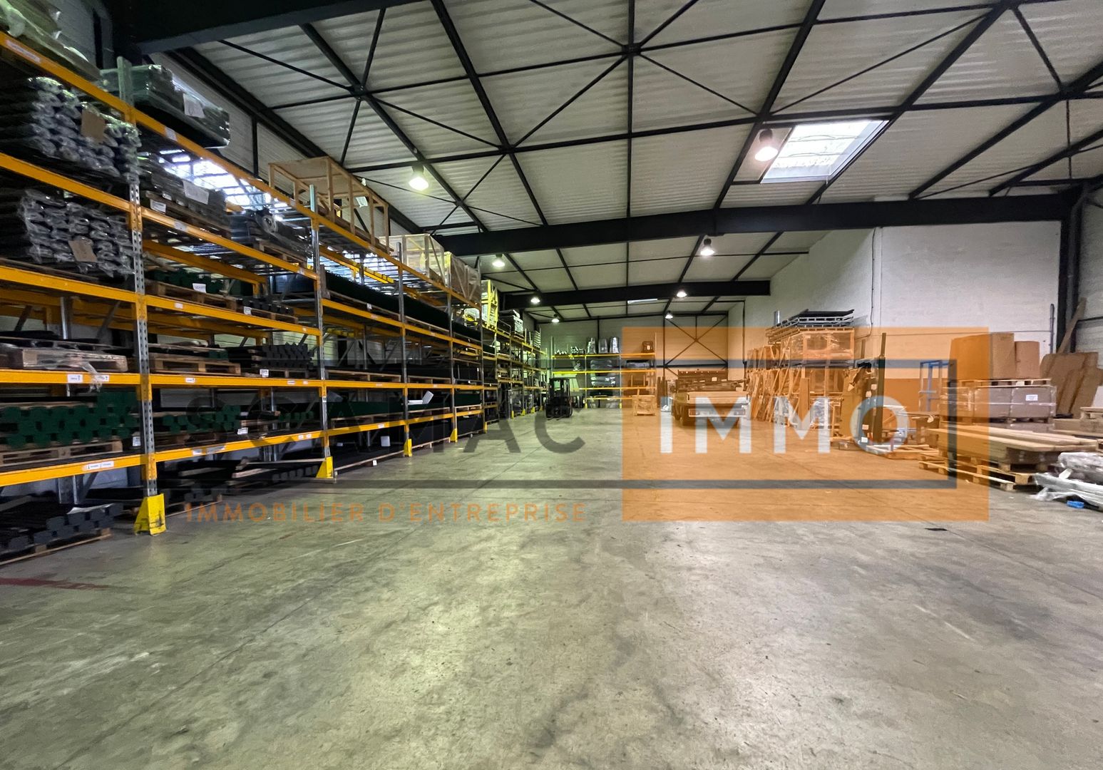 local d'activités de 1&nbsp;318m², Montévrain (Seine-et-Marne)