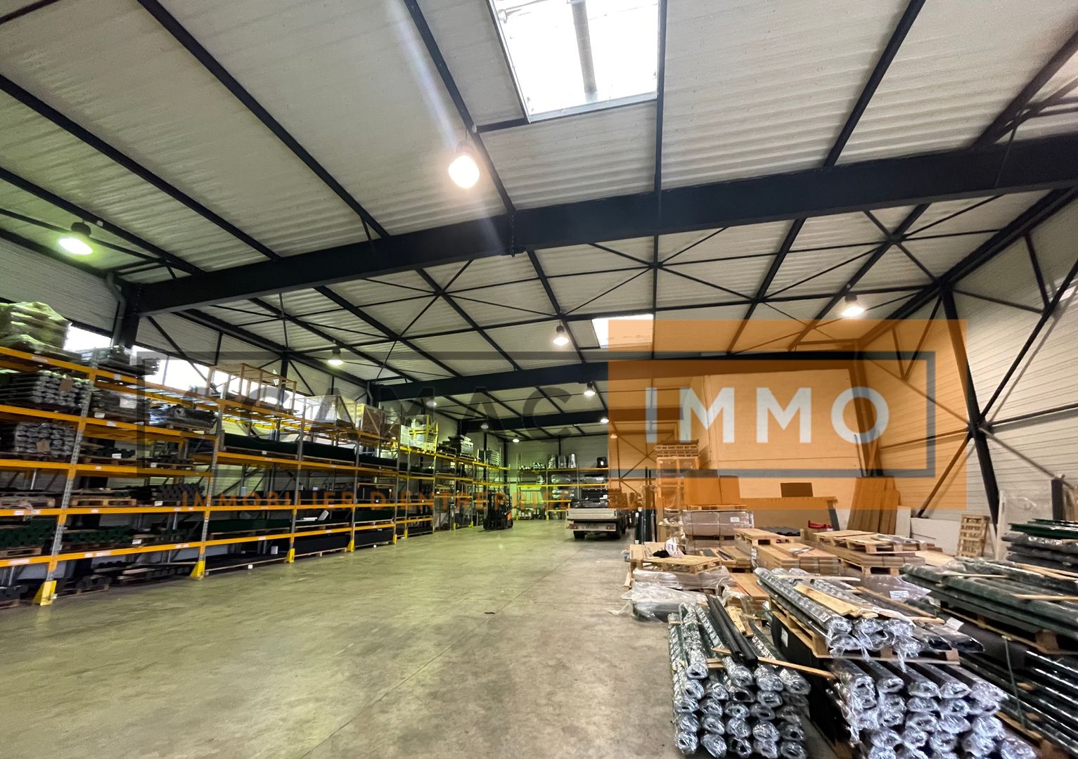 local d'activités de 1&nbsp;318m², Montévrain (Seine-et-Marne)