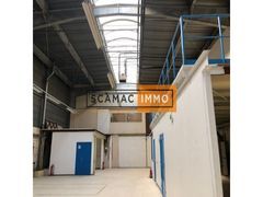local d'activités de 774m², Orgeval (Yvelines)