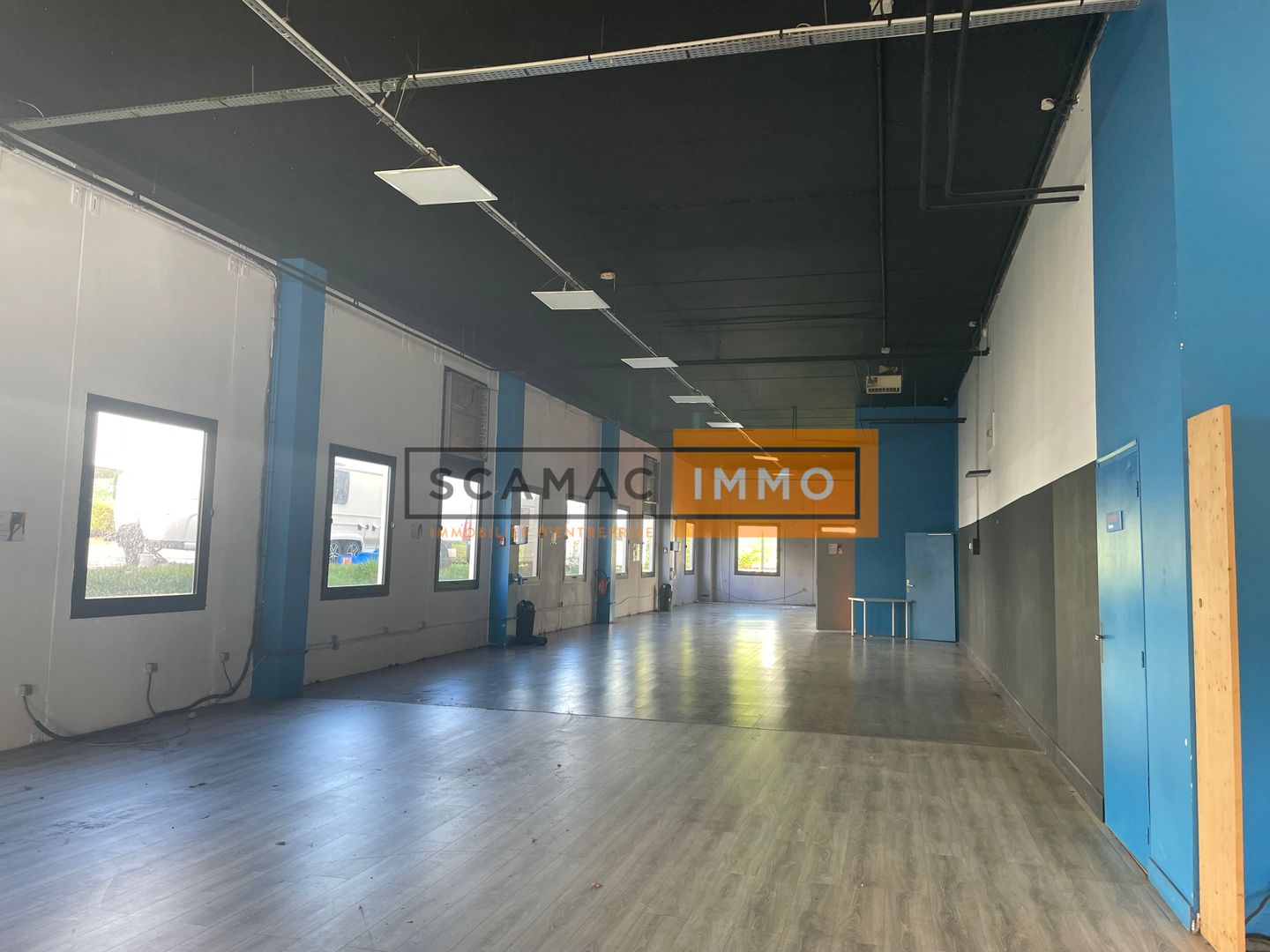 local d'activités de 597m², Cergy (Val-d'Oise)