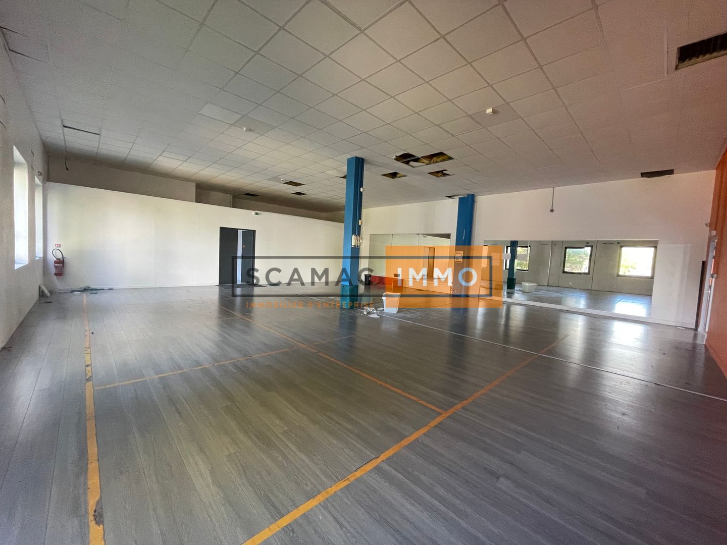 local d'activités de 597m², Cergy (Val-d'Oise)