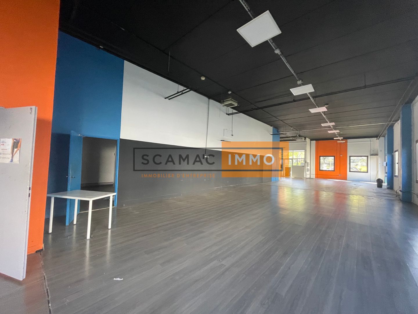 local d'activités de 597m², Cergy (Val-d'Oise)