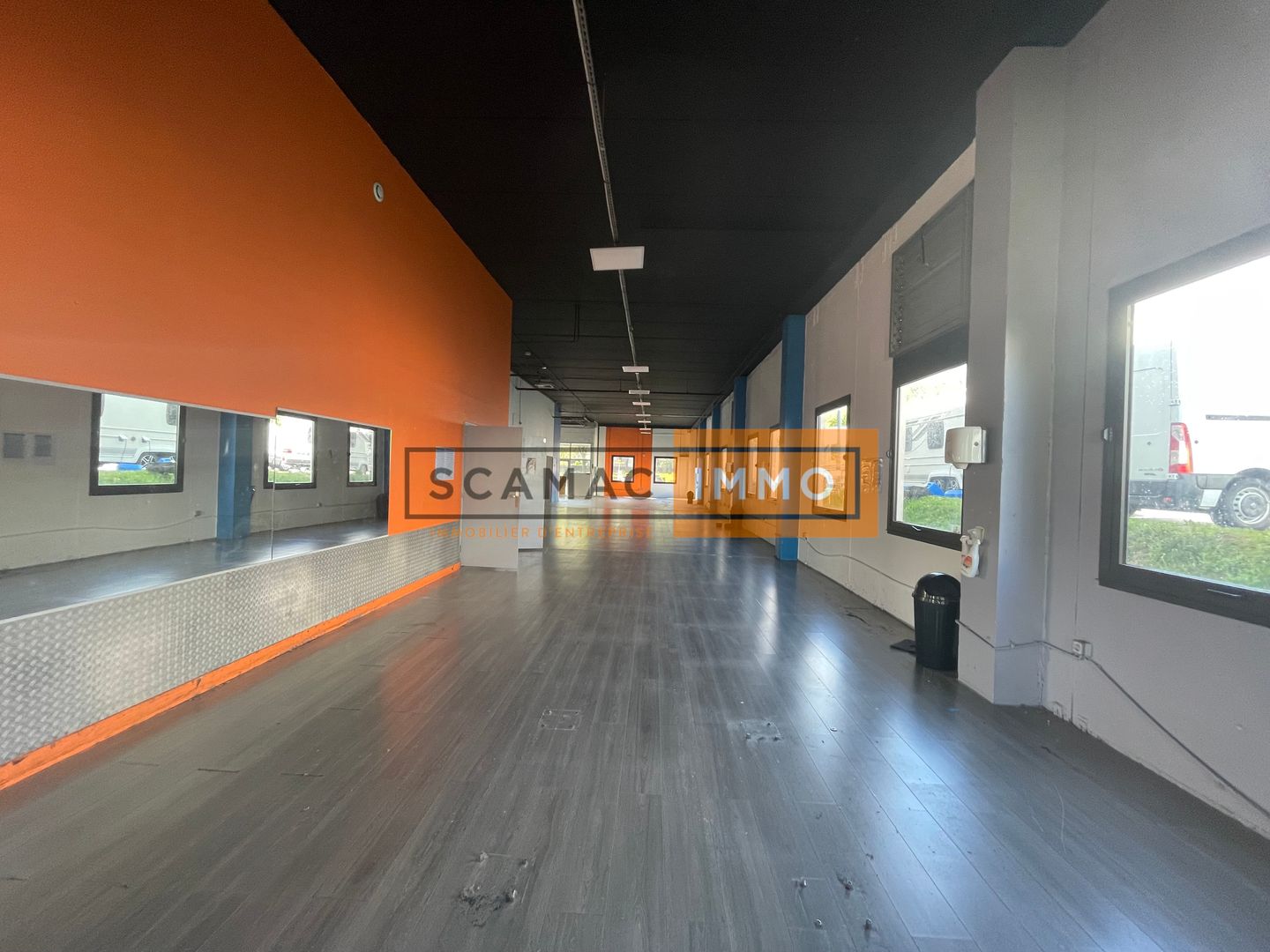 local d'activités de 597m², Cergy (Val-d'Oise)