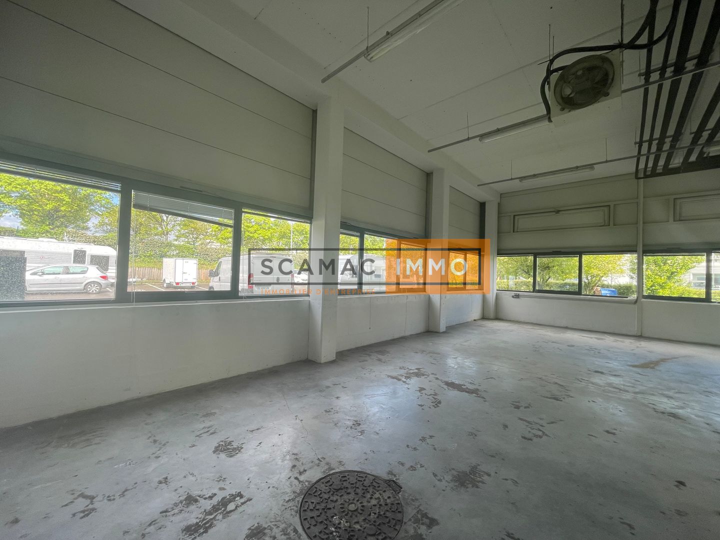 local d'activités de 456m², Cergy (Val-d'Oise)