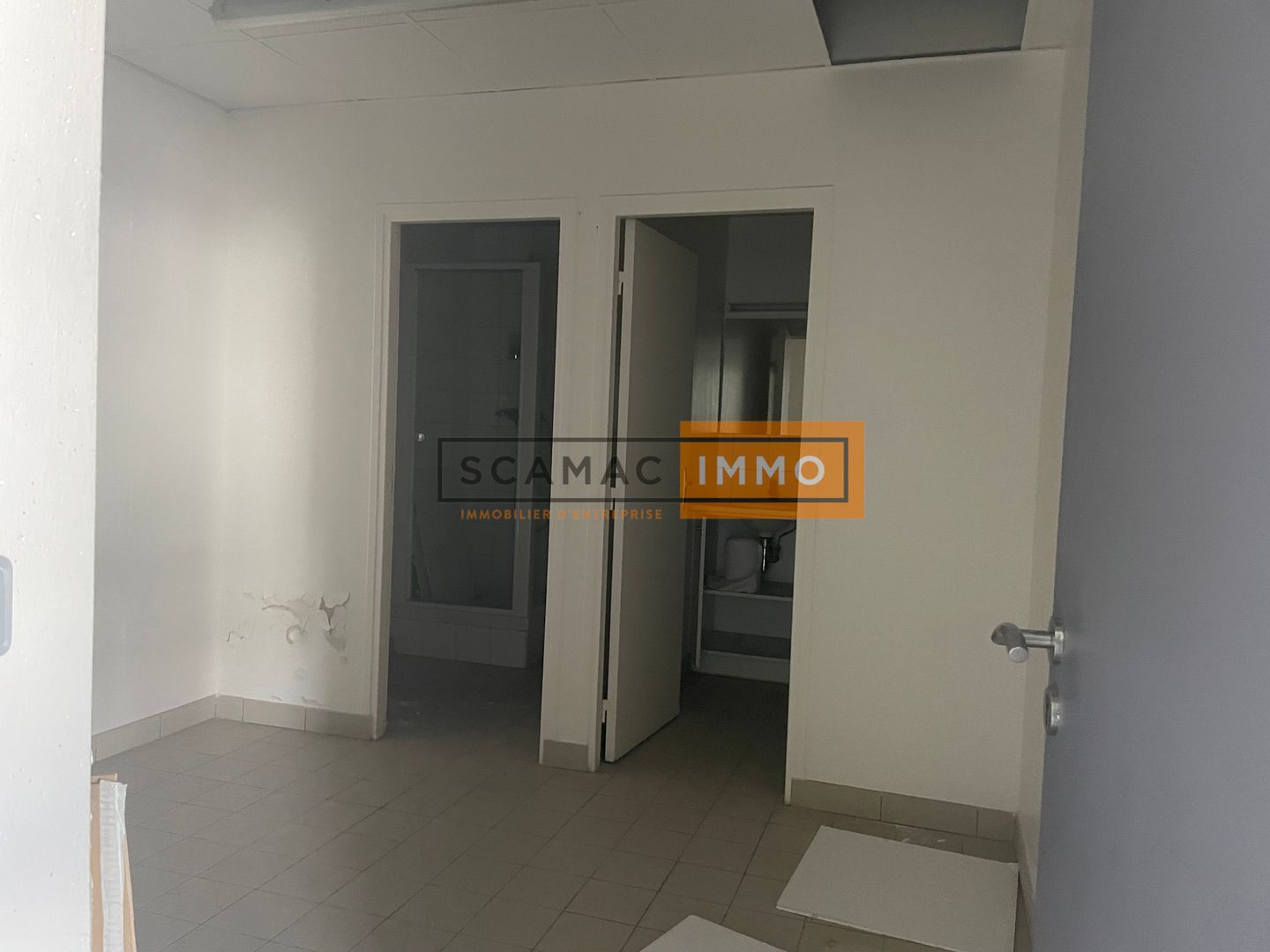 entrepôt de 1&nbsp;241m², Cergy (Val-d'Oise)