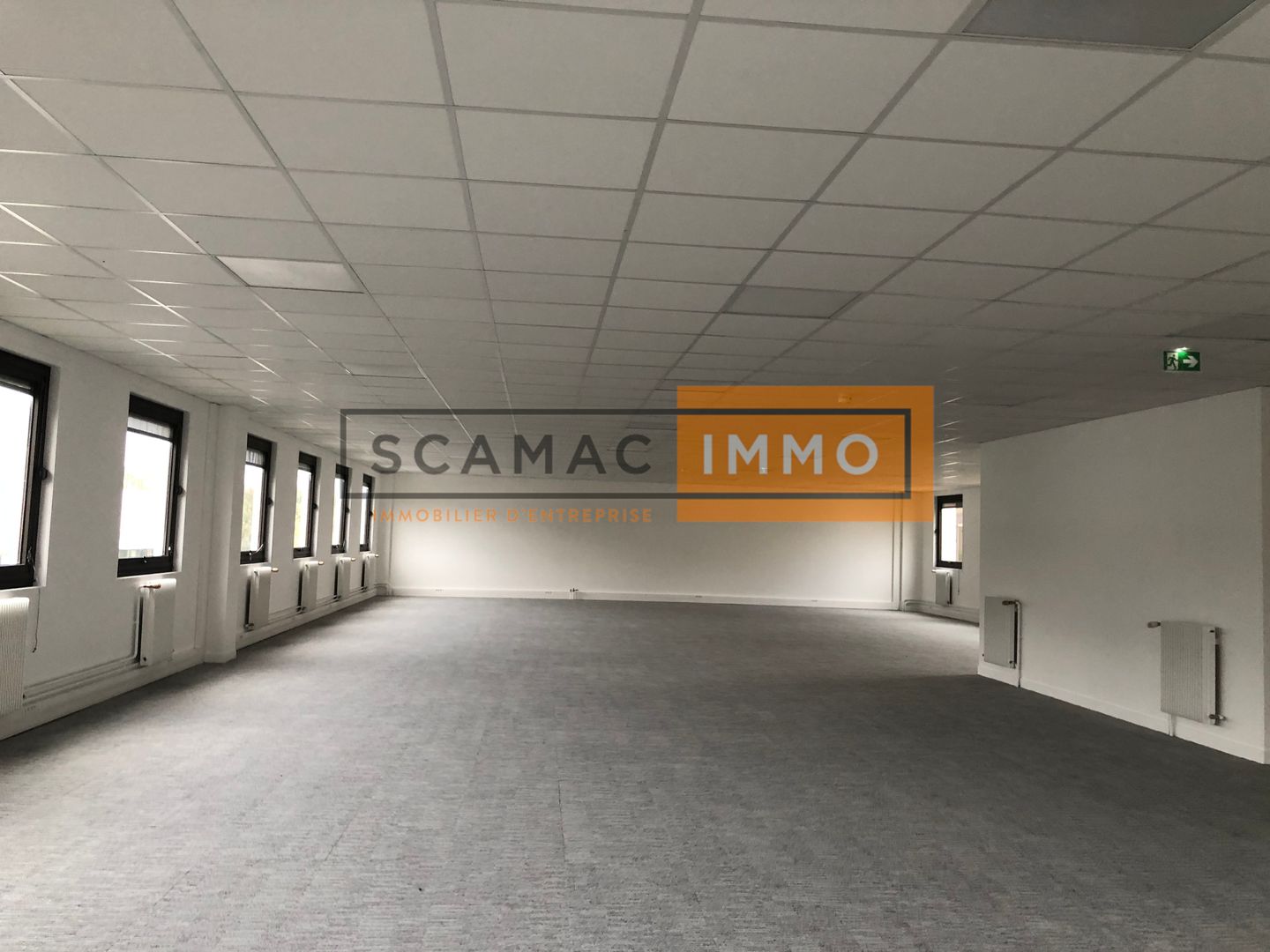 local d'activités de 1 251m², Cergy (Val-d'Oise)