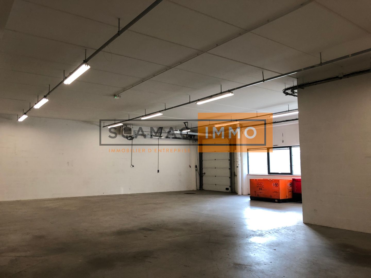 local d'activités de 1 251m², Cergy (Val-d'Oise)